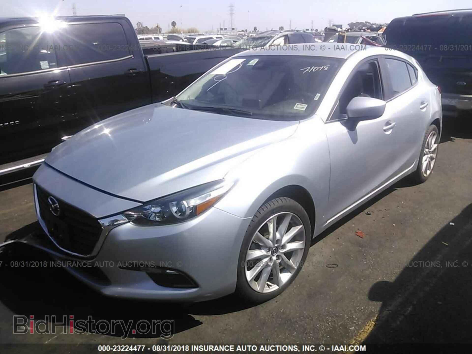 2017 Mazda 3 - VIN: 3MZBN1L79HM120524 - Photo 2