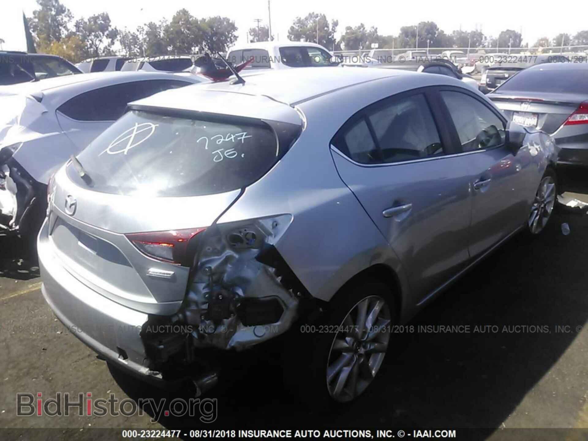 2017 Mazda 3 - VIN: 3MZBN1L79HM120524 - Photo 4
