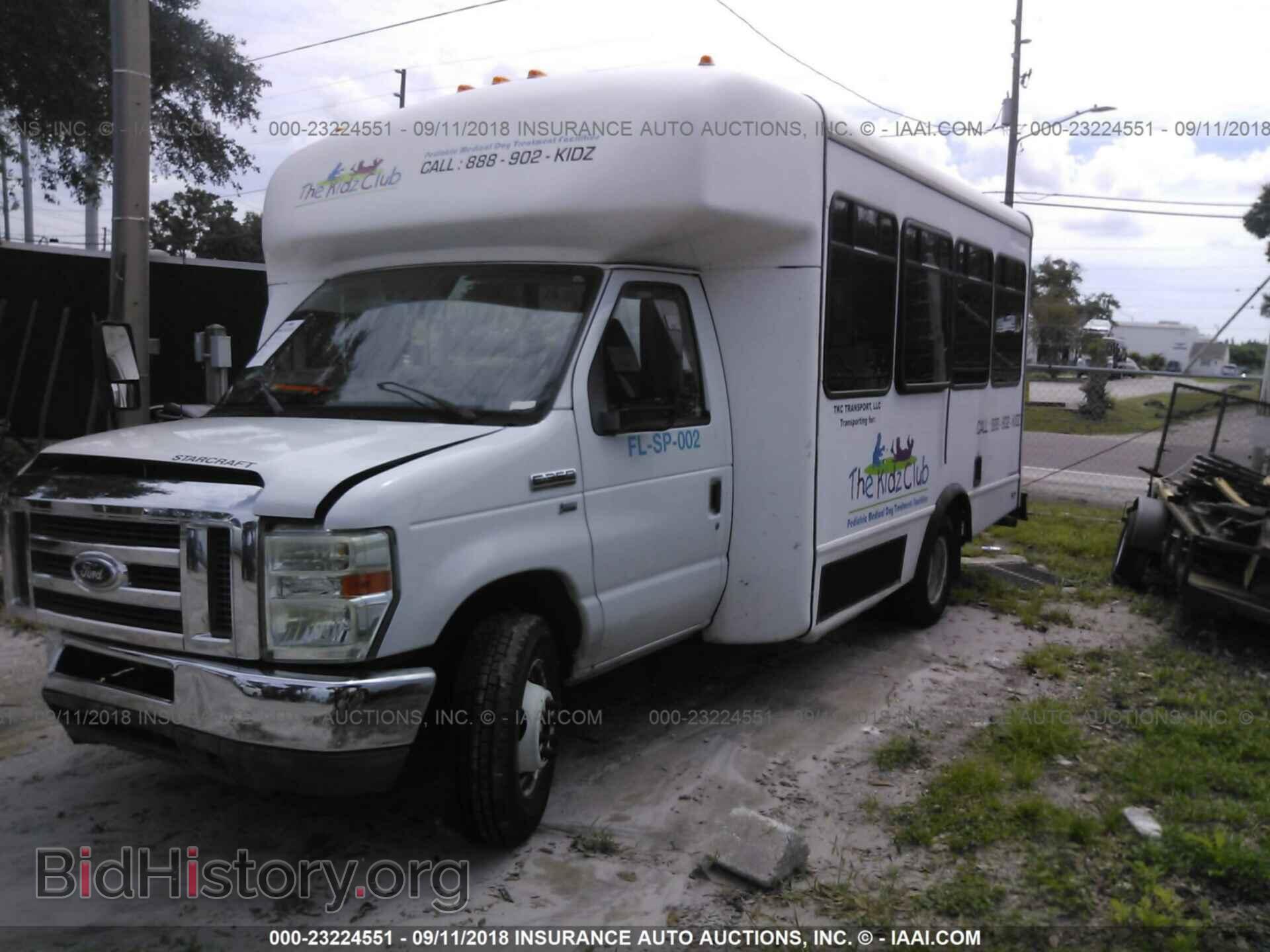 2011 Ford Econoline - VIN: 1FDEE3FL8BDA49206 - Photo 2
