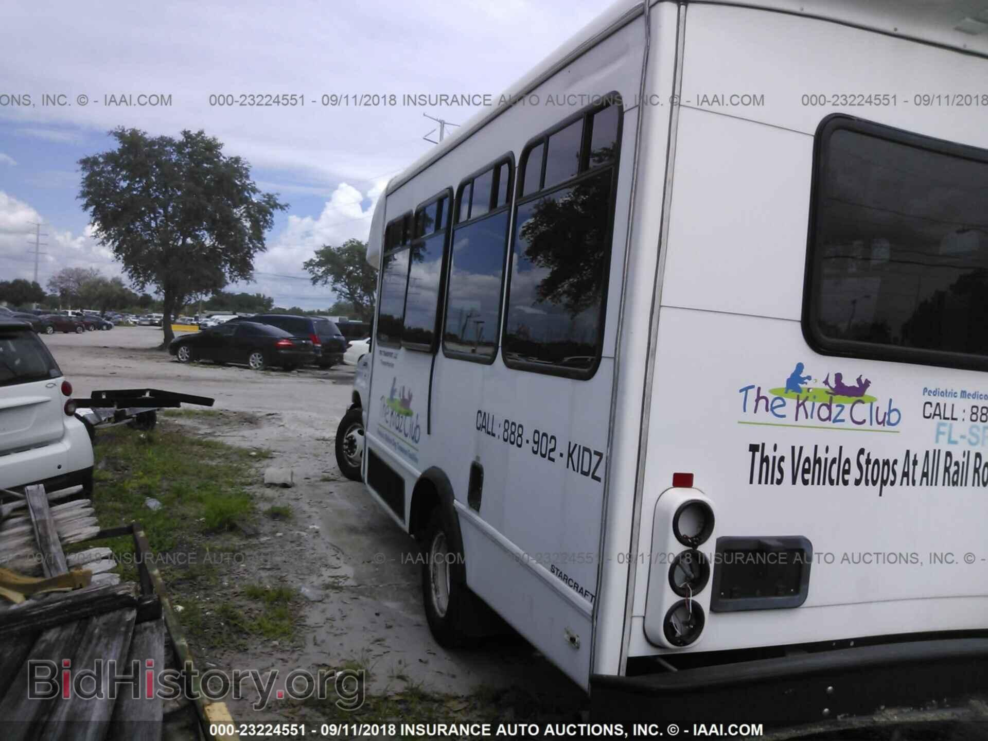 2011 Ford Econoline - VIN: 1FDEE3FL8BDA49206 - Photo 3