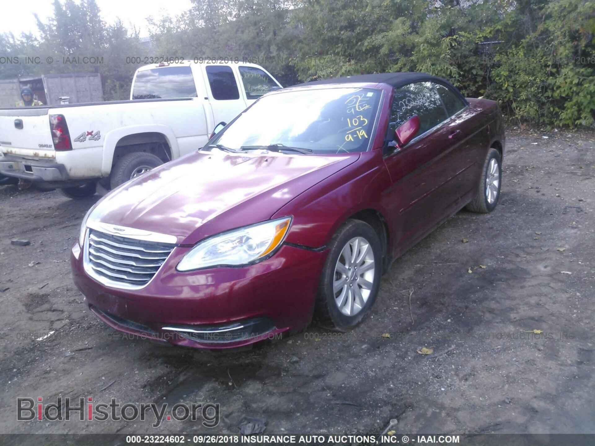 2012 Chrysler 200 - VIN: 1C3BCBEG6CN256317 - Фото 2