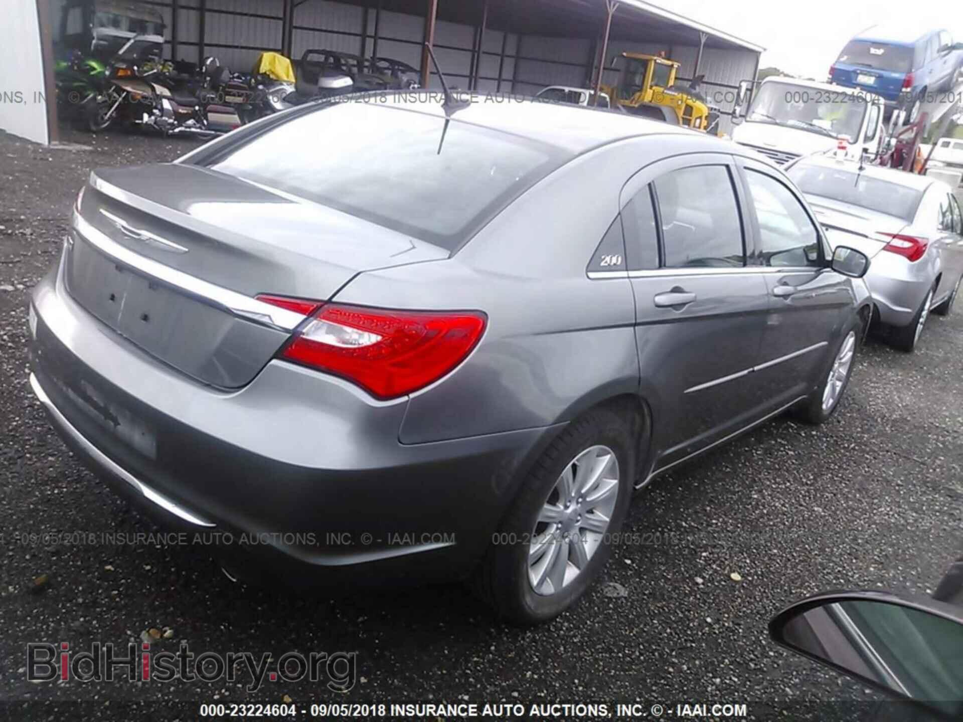 2013 Chrysler 200 - VIN: 1C3CCBBG6DN715324 - Photo 4