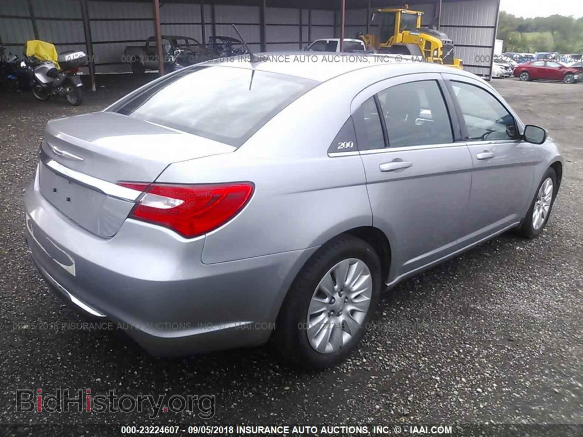 2013 Chrysler 200 - VIN: 1C3CCBAG4DN767634 - Фото 4