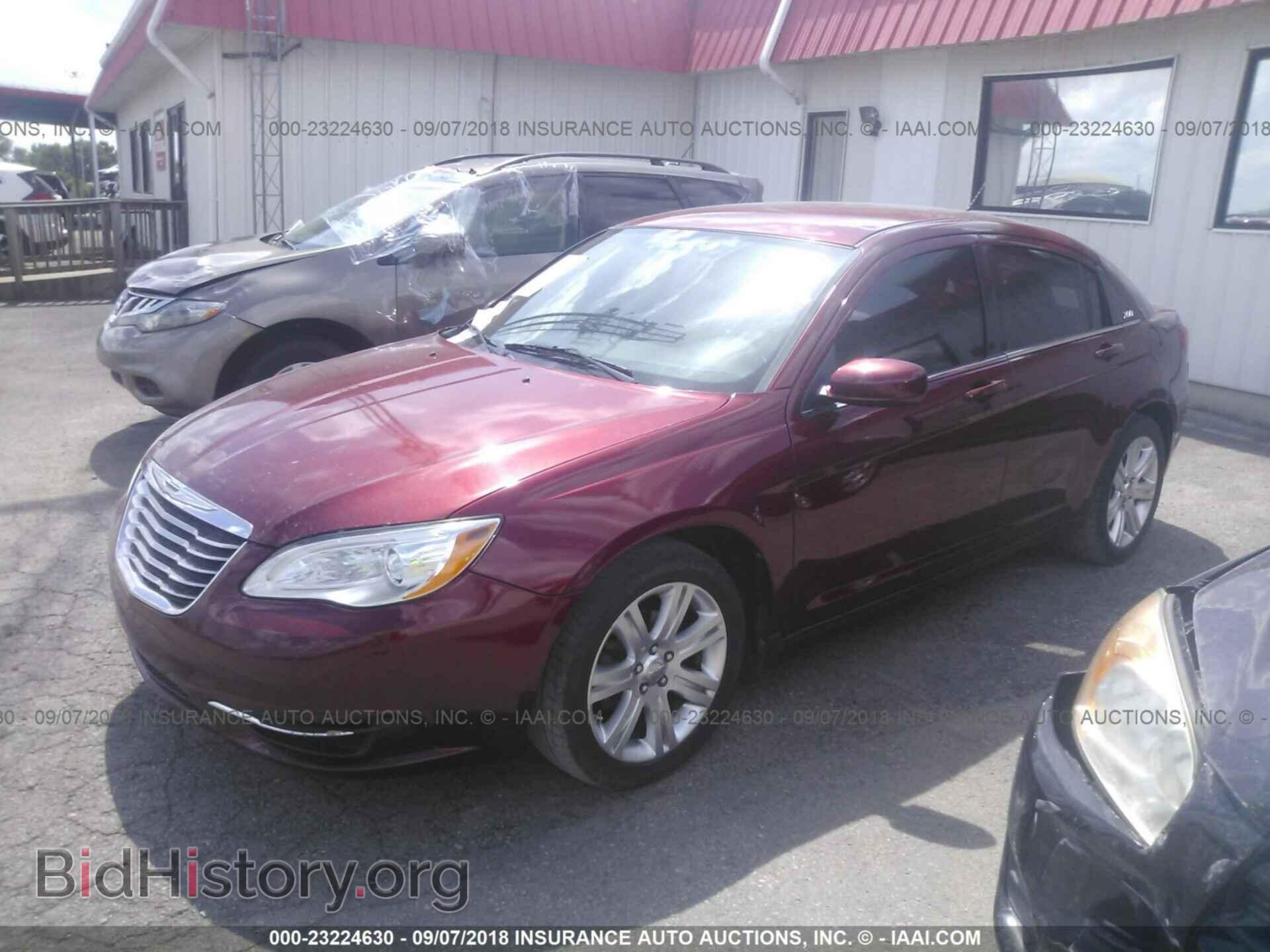 2011 Chrysler 200 - VIN: 1C3BC1FB2BN595085 - Photo 2