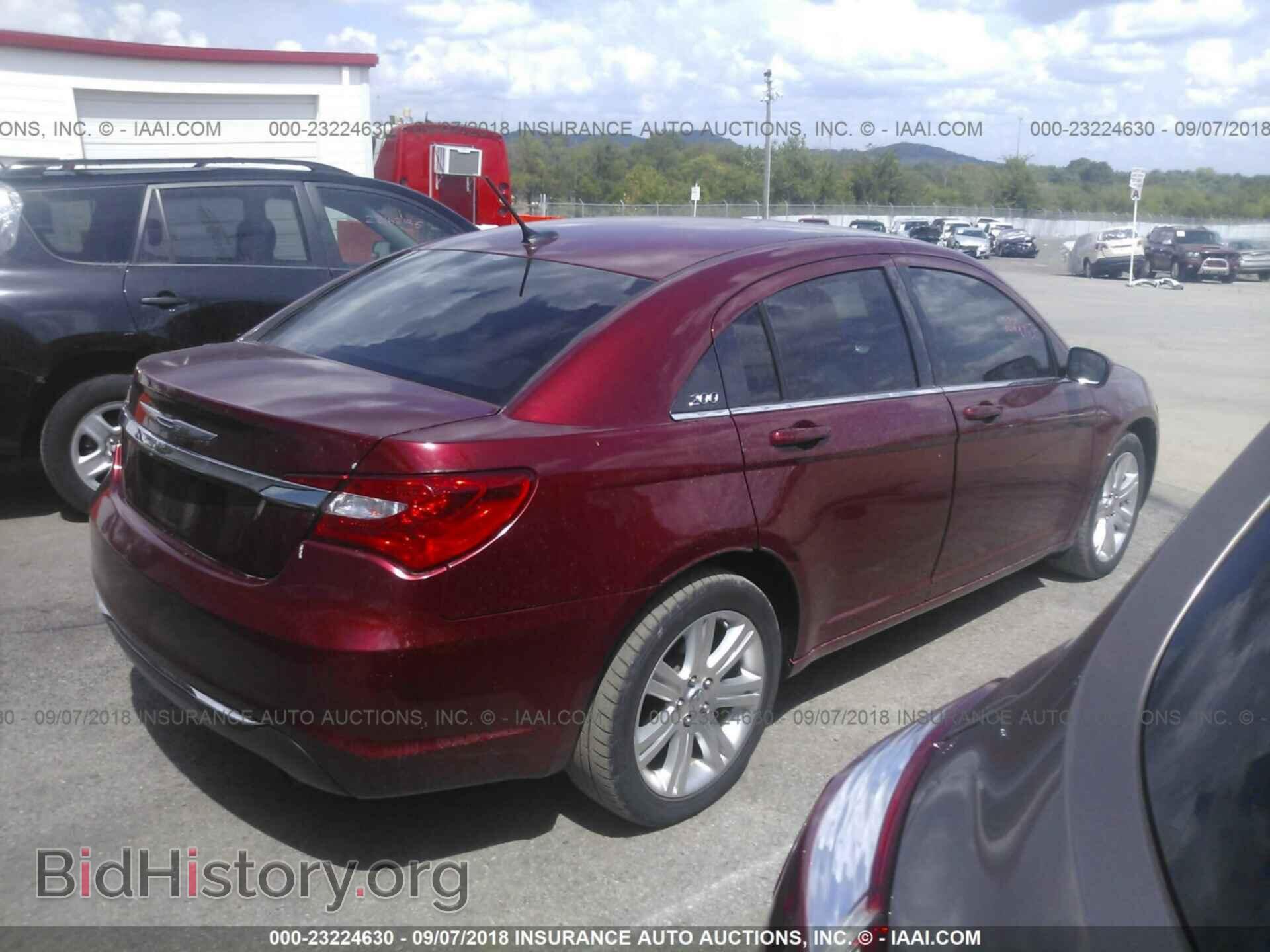 2011 Chrysler 200 - VIN: 1C3BC1FB2BN595085 - Photo 4