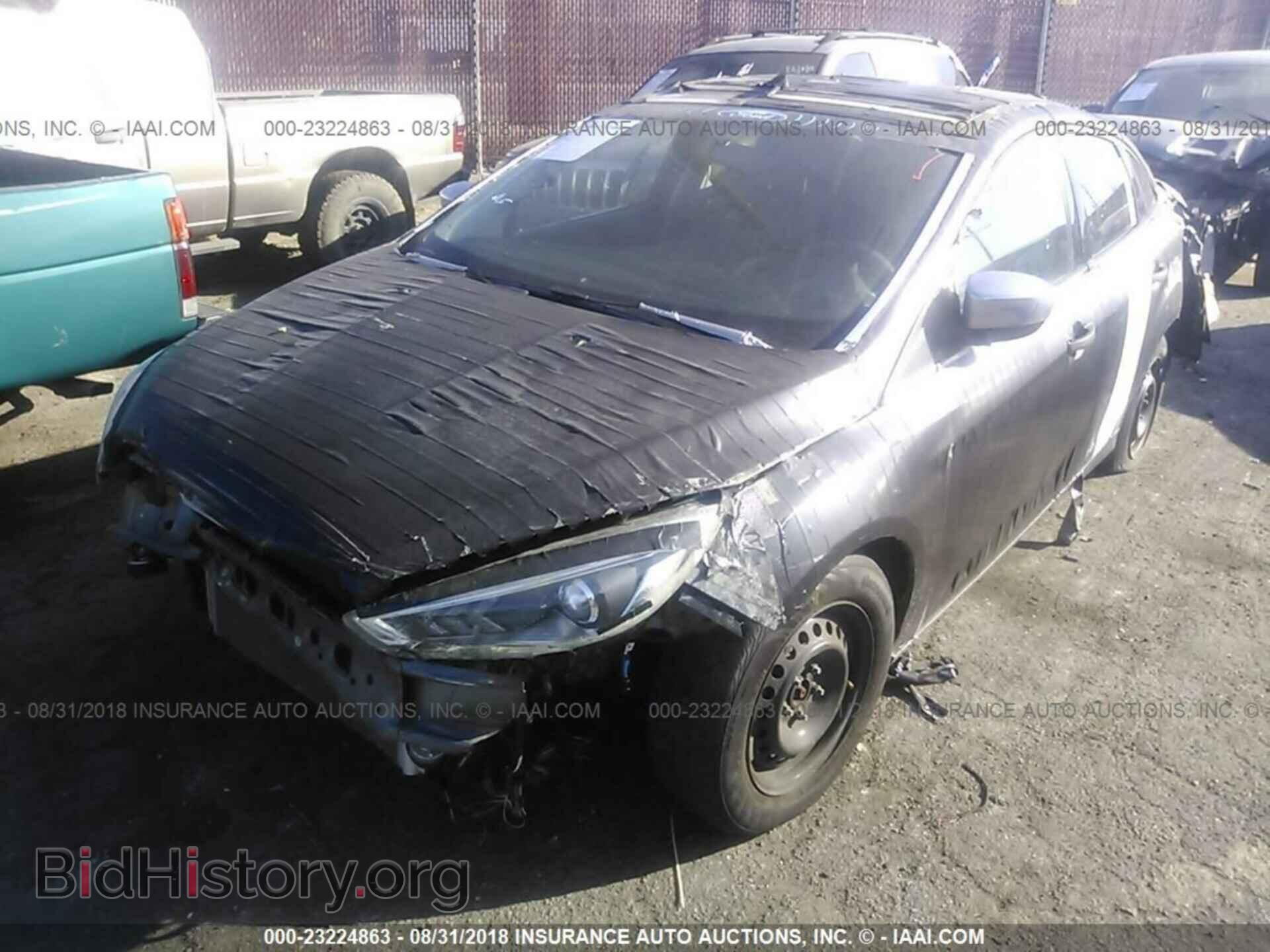 2015 Ford Focus - VIN: 1FADP3E2XFL385783 - Фото 2