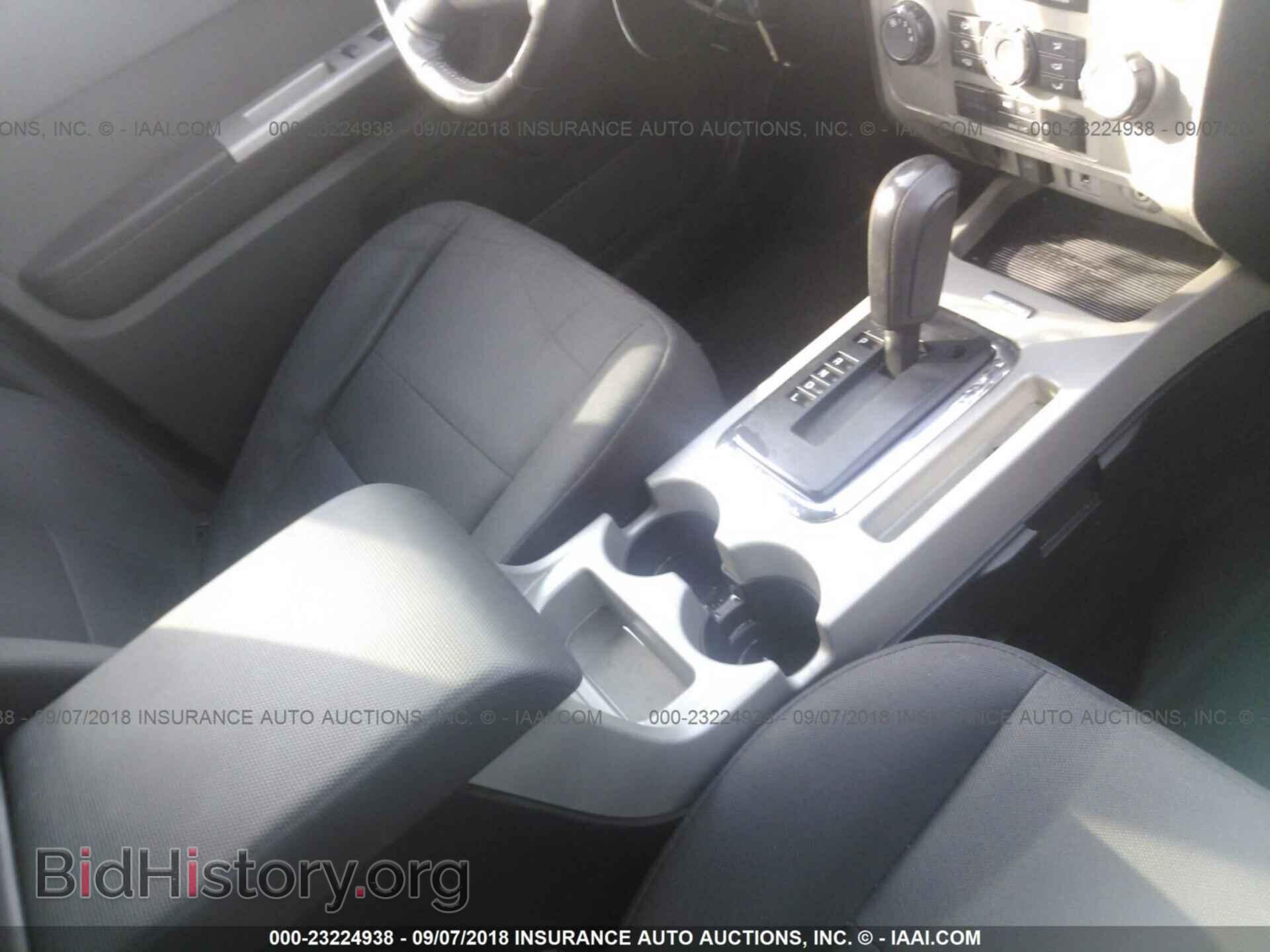 2011 Ford Escape - VIN: 1FMCU9DG5BKB47057 - Фото 6