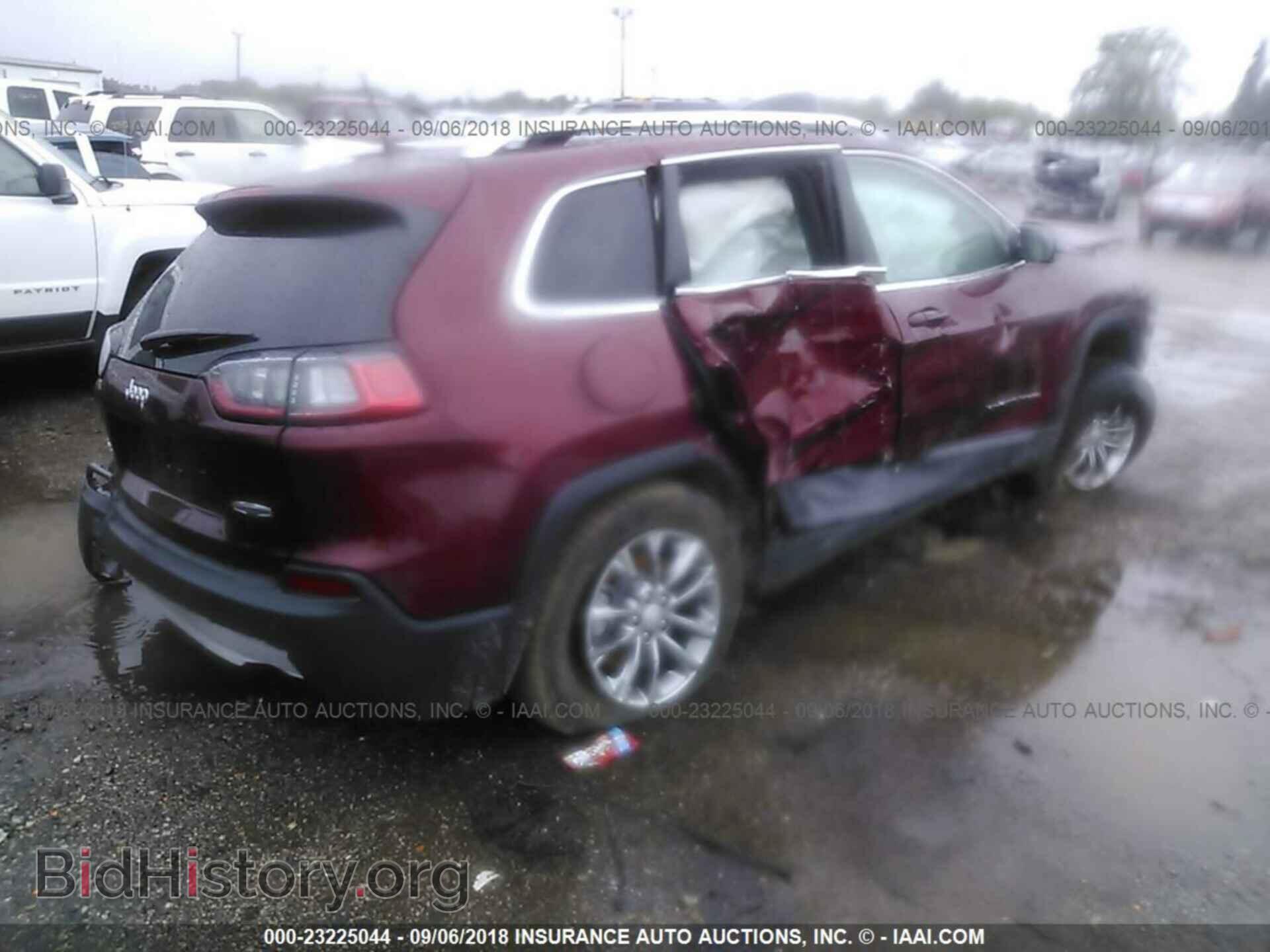 2019 Jeep Cherokee - VIN: 1C4PJMLB0KD213414 - Photo 4