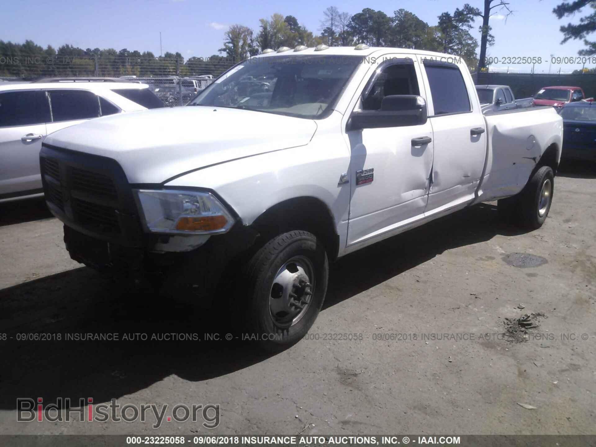 2012 Dodge Ram 3500 - VIN: 3C63DRGL6CG125887 - Фото 2