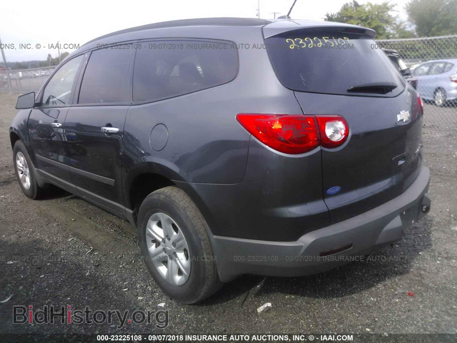 2012 Chevrolet Traverse - VIN: 1GNKRFED0CJ410218 - Фото 3