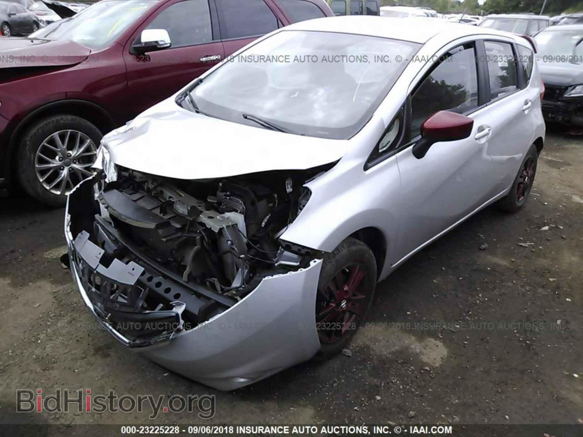 2015 Nissan Versa note - VIN: 3N1CE2CP5FL384827 - Photo 2