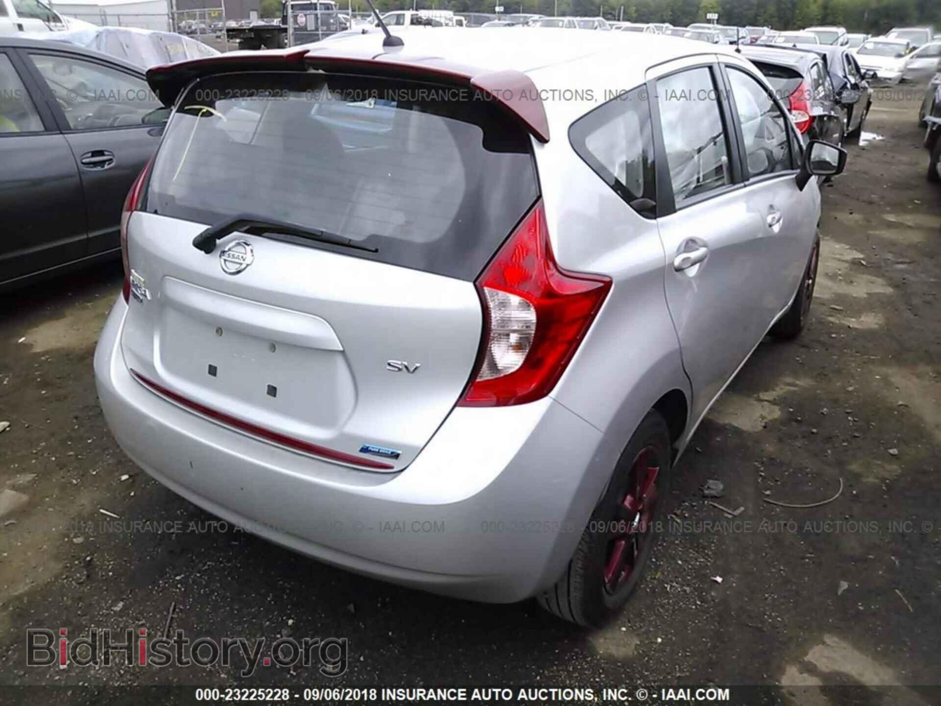 2015 Nissan Versa note - VIN: 3N1CE2CP5FL384827 - Photo 4