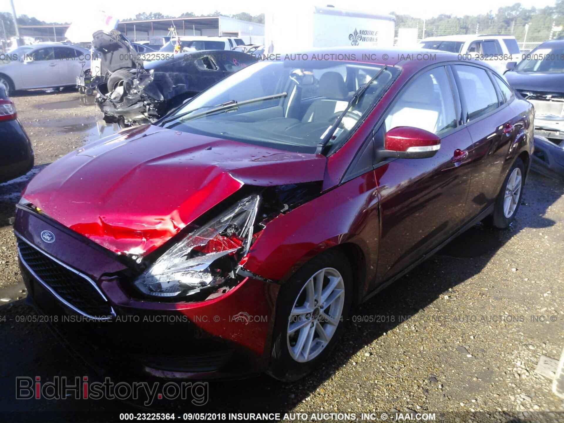 2017 Ford Focus - VIN: 1FADP3F2XHL274832 - Photo 2