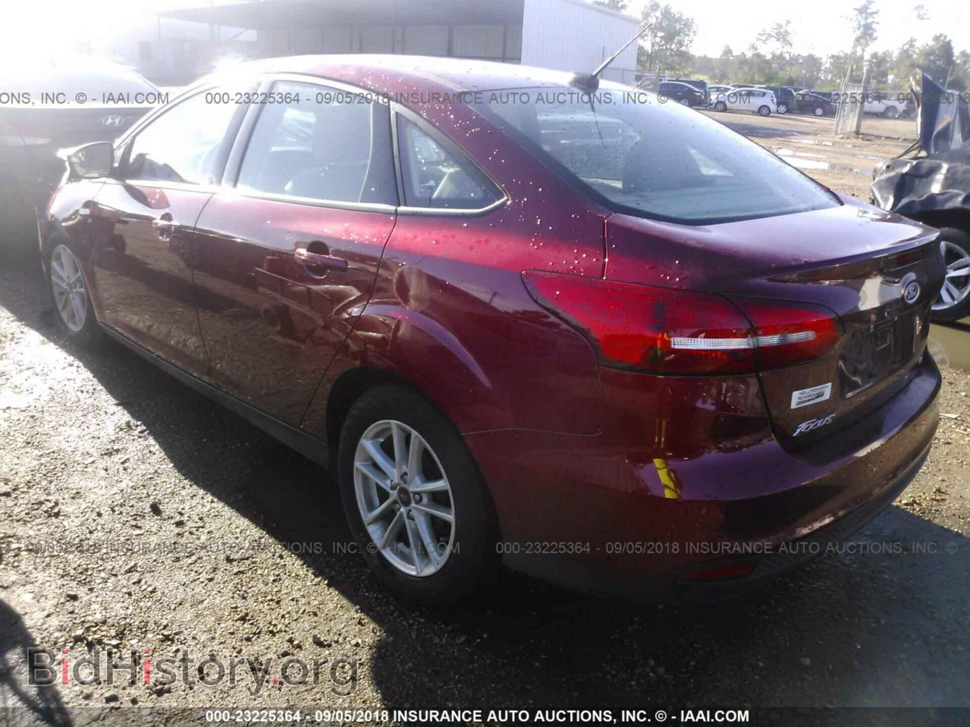 2017 Ford Focus - VIN: 1FADP3F2XHL274832 - Photo 3