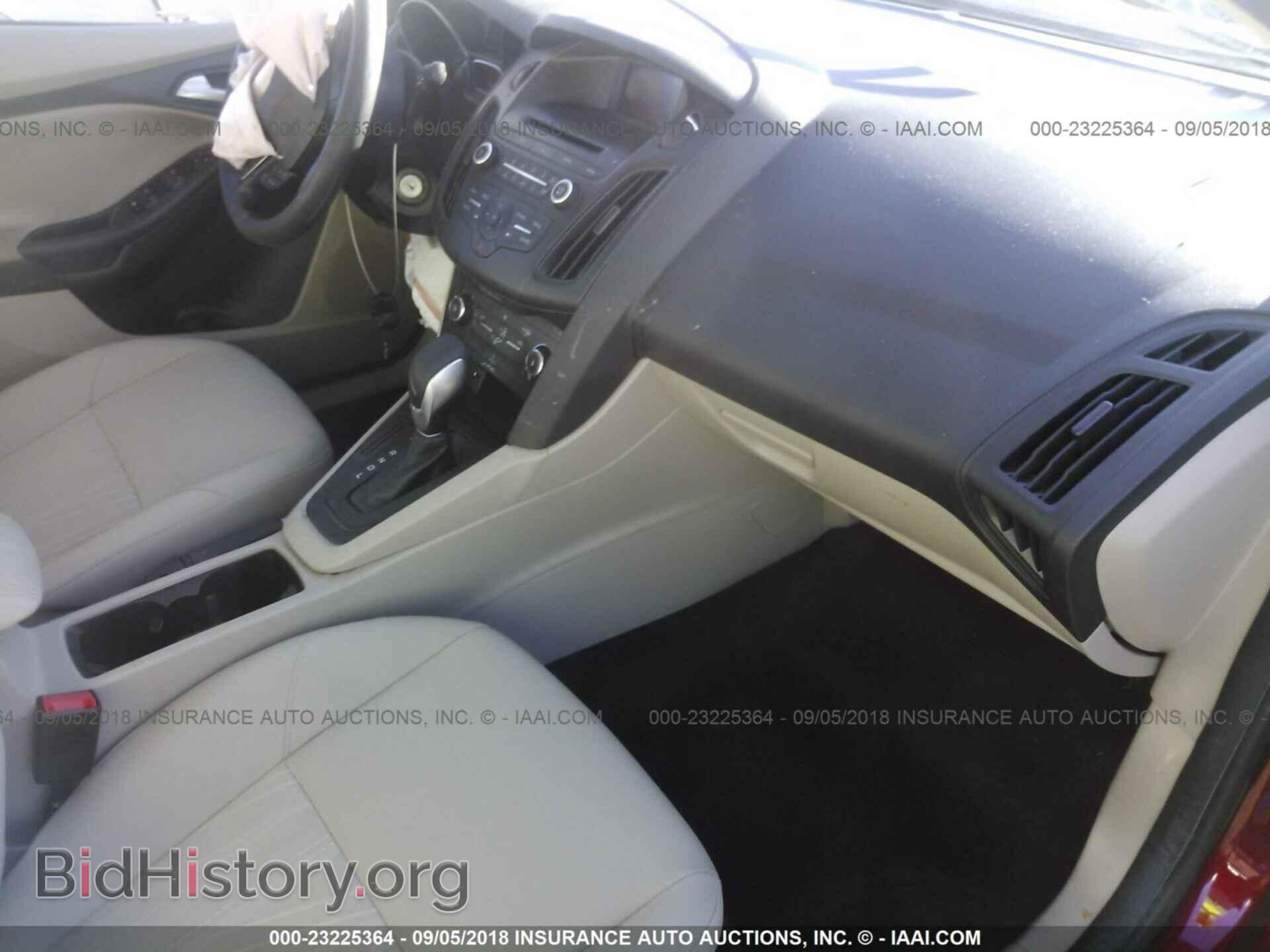 2017 Ford Focus - VIN: 1FADP3F2XHL274832 - Photo 5