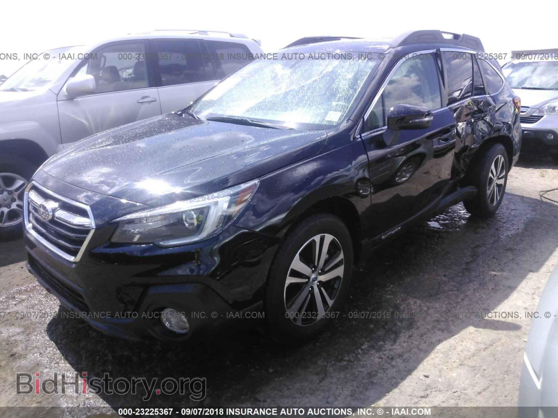 2018 Subaru Outback - VIN: 4S4BSANC8J3289930 - Фото 2