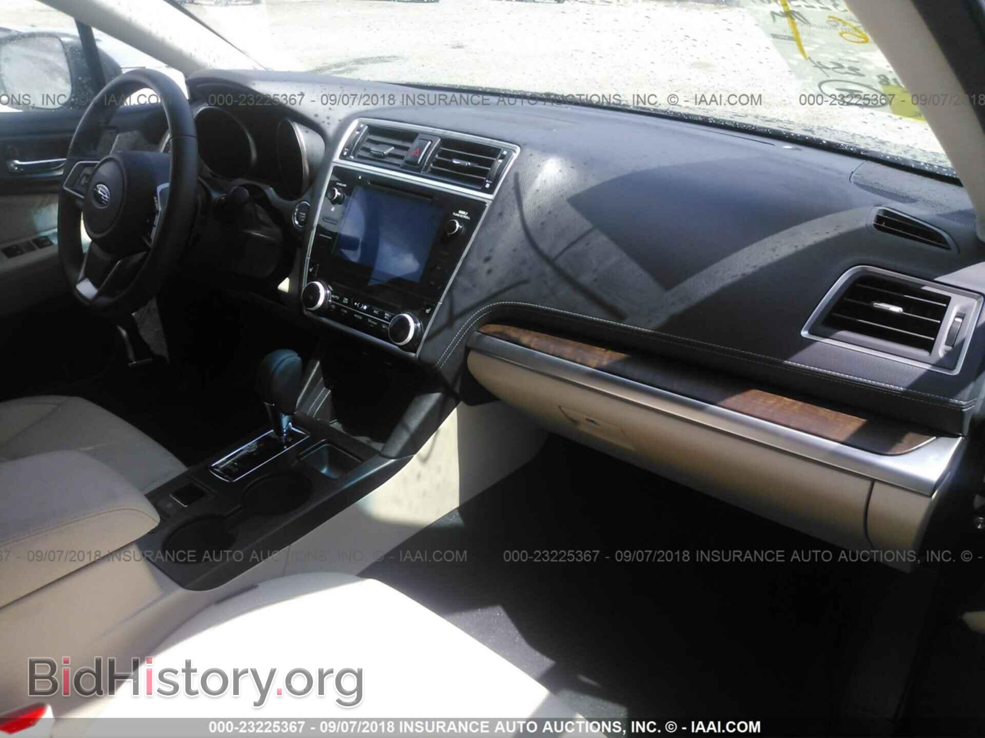 2018 Subaru Outback - VIN: 4S4BSANC8J3289930 - Фото 5