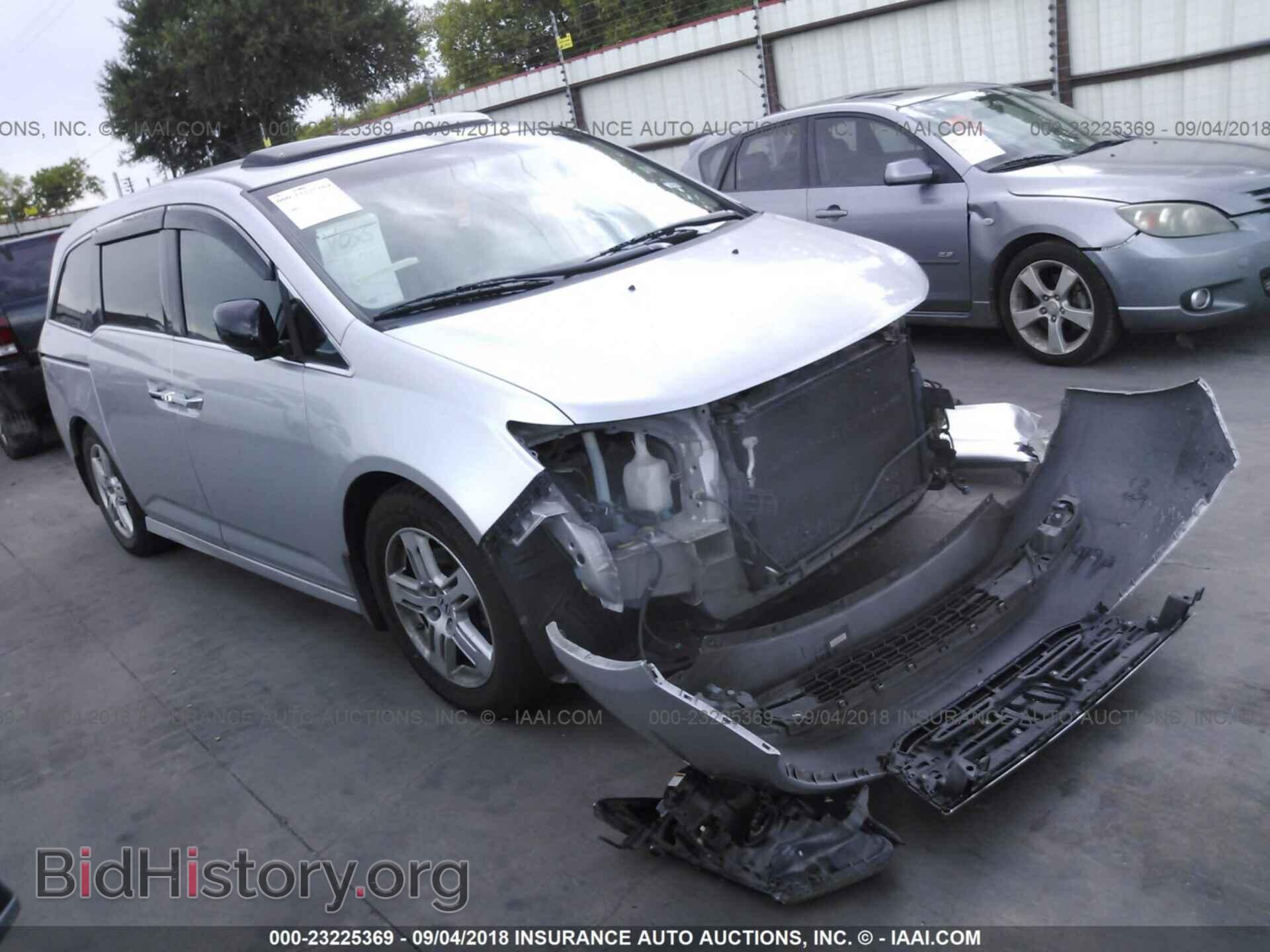 Photo 5FNRL5H92BB085832 - Honda Odyssey 2011