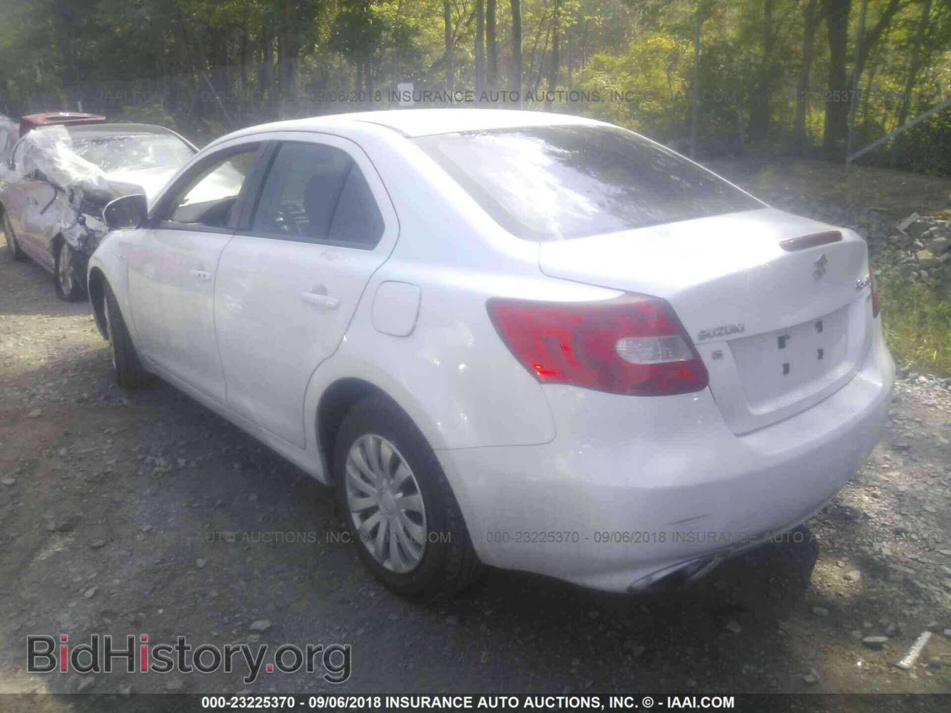 2012 Suzuki Kizashi - VIN: JS2RF9A15C6100216 - Photo 3