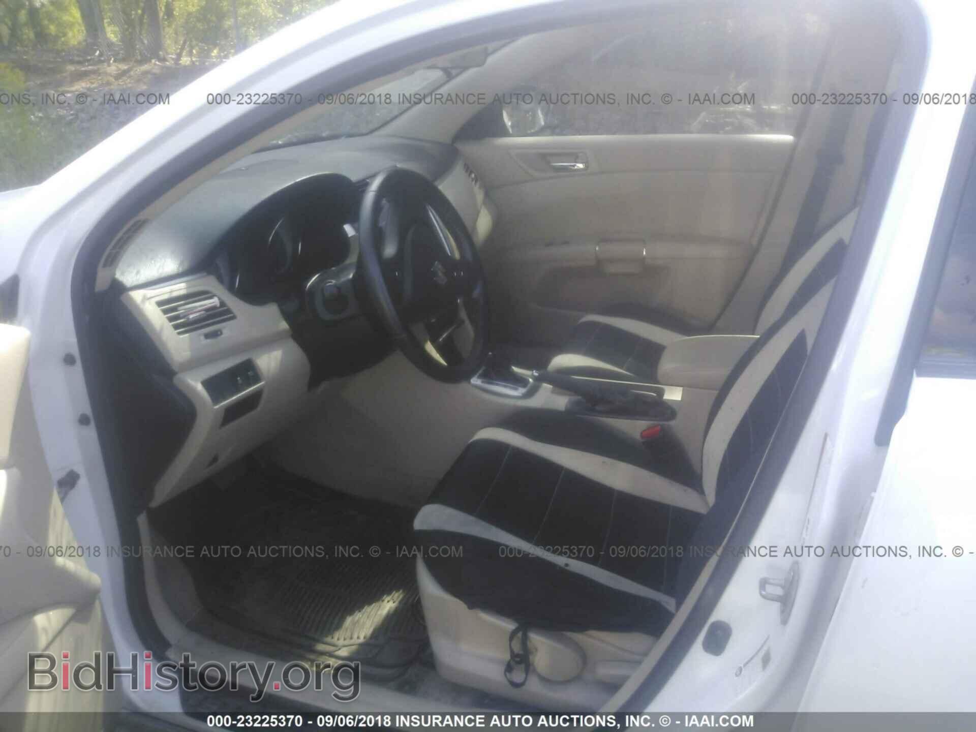 2012 Suzuki Kizashi - VIN: JS2RF9A15C6100216 - Photo 5