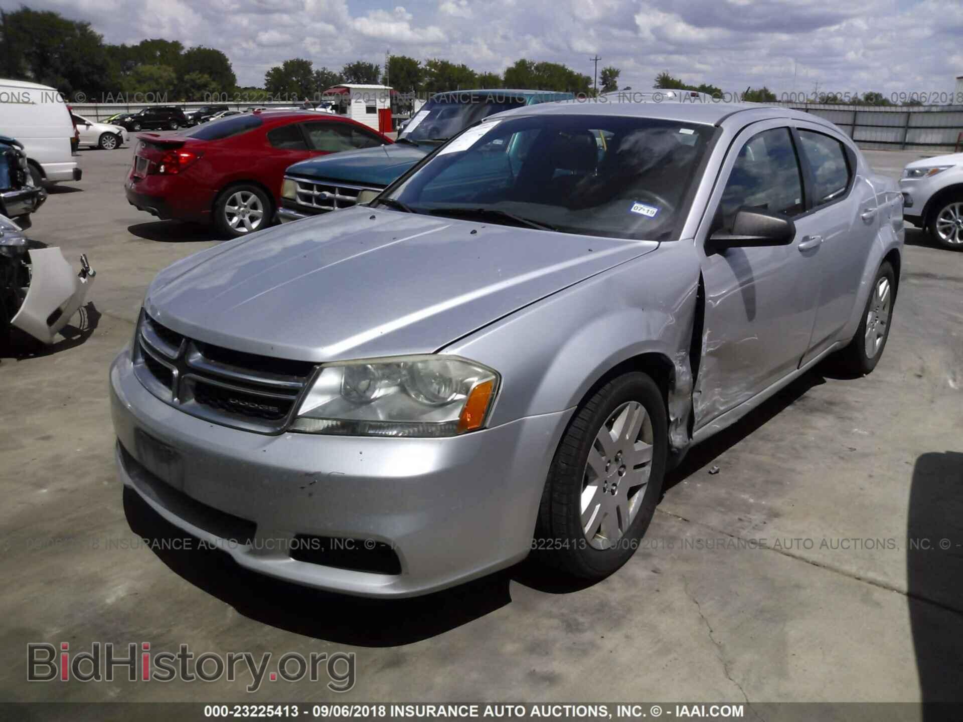 2011 Dodge Avenger - VIN: 1B3BD4FB3BN564956 - Фото 2