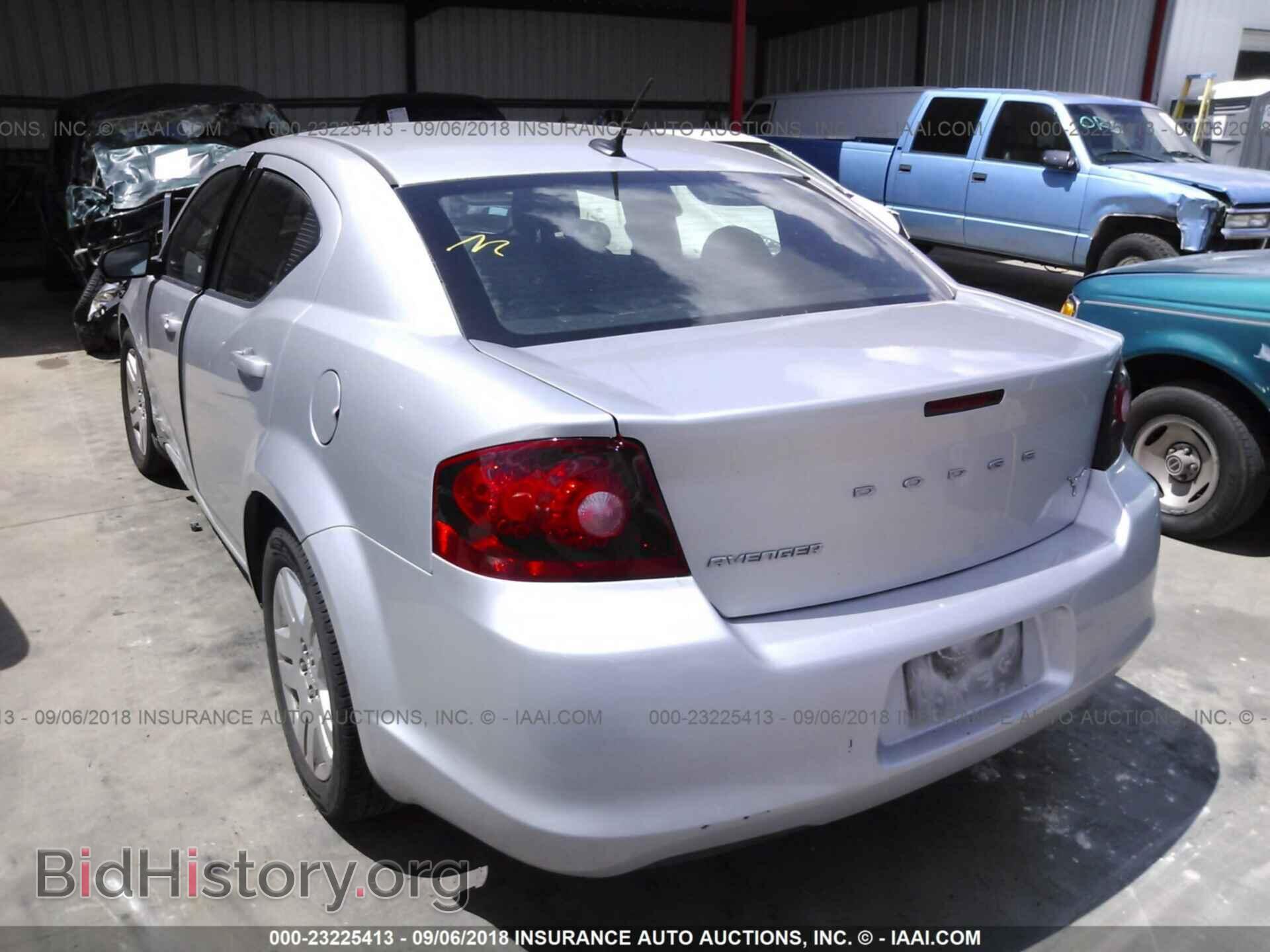 2011 Dodge Avenger - VIN: 1B3BD4FB3BN564956 - Фото 3