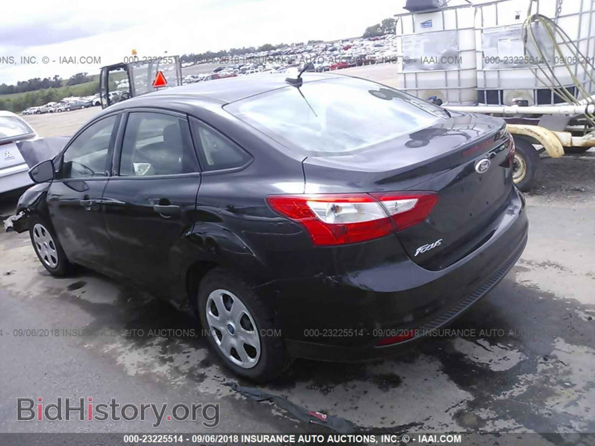 2012 Ford Focus - VIN: 1FAHP3E28CL153759 - Фото 3