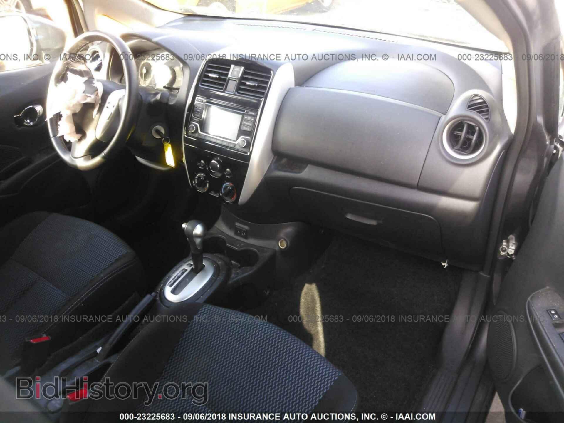 2017 Nissan Versa note - VIN: 3N1CE2CP3HL369200 - Photo 5