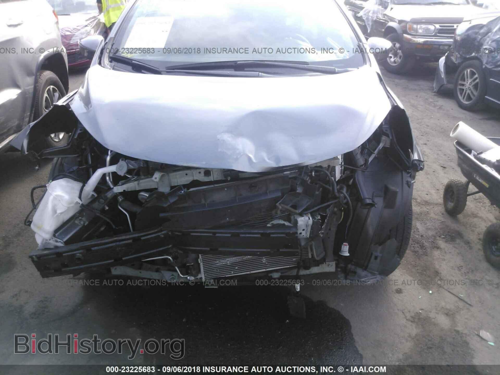 2017 Nissan Versa note - VIN: 3N1CE2CP3HL369200 - Photo 6