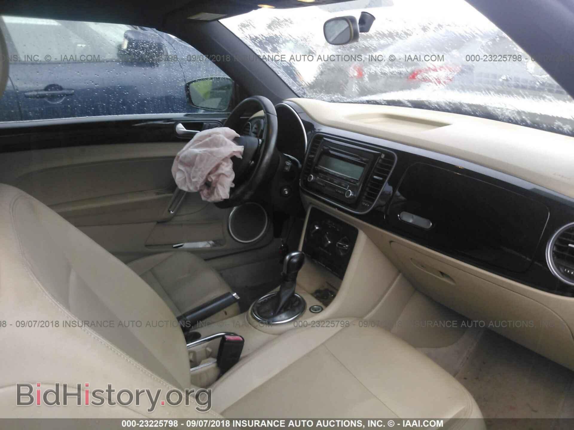 2013 VOLKSWAGEN BEETLE - VIN: 3VW5P7AT1DM800275 - Фото 5