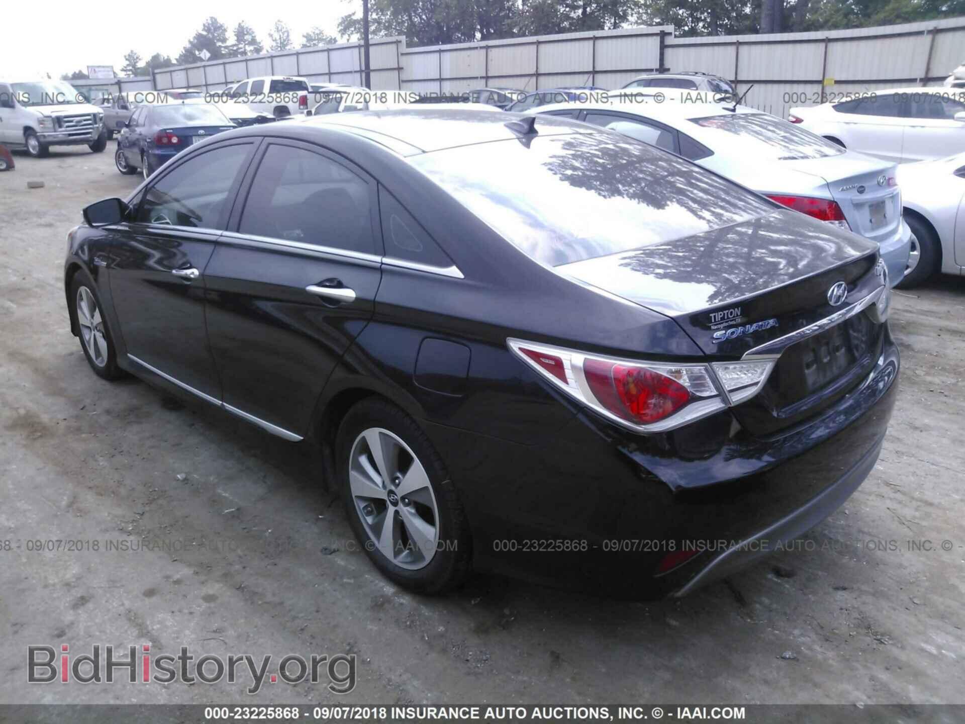 2012 Hyundai Sonata - VIN: KMHEC4A47CA023226 - Фото 3