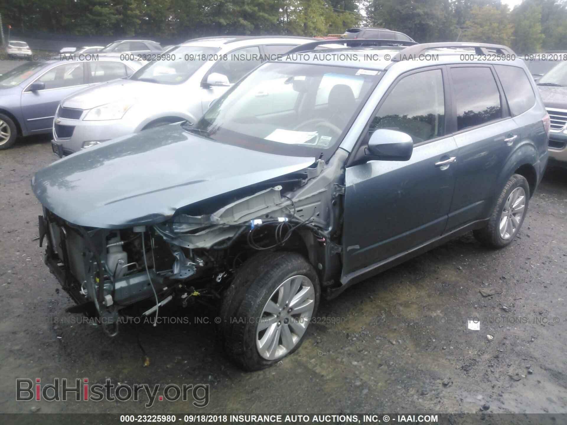 2011 Subaru Forester - VIN: JF2SHAEC2BH751729 - Фото 2