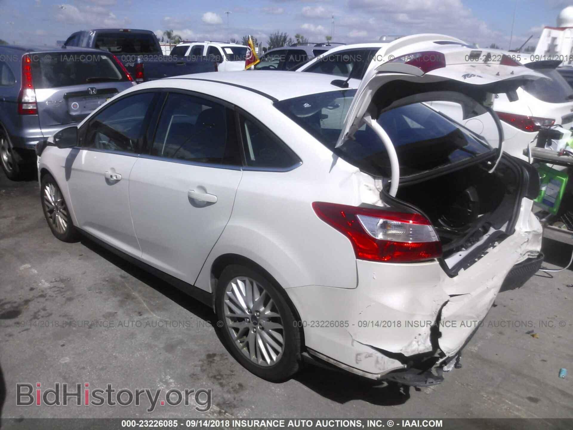 2013 Ford Focus - VIN: 1FADP3J26DL138876 - Photo 3