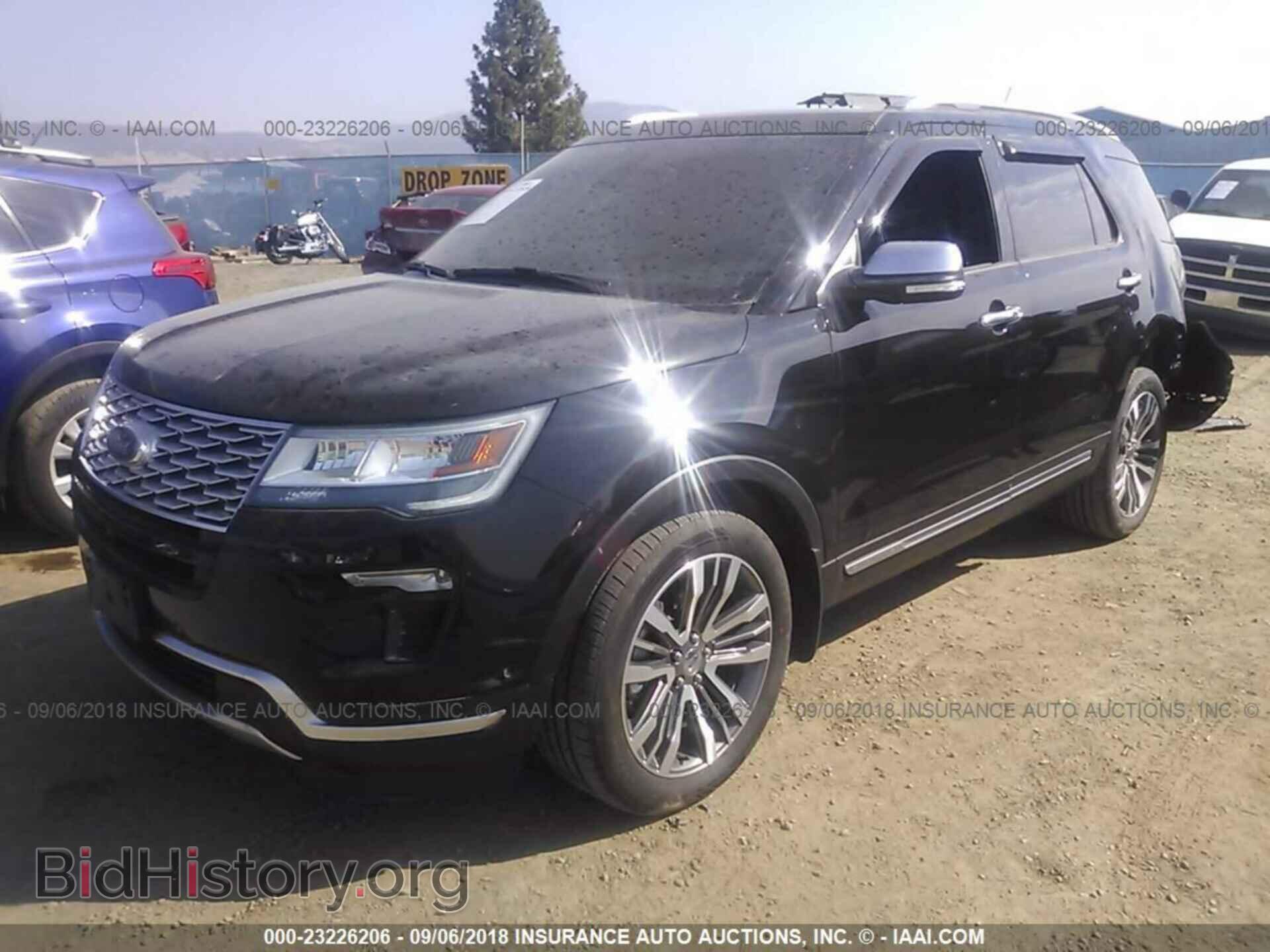 2018 Ford Explorer - VIN: 1FM5K8HT8JGB32702 - Photo 2