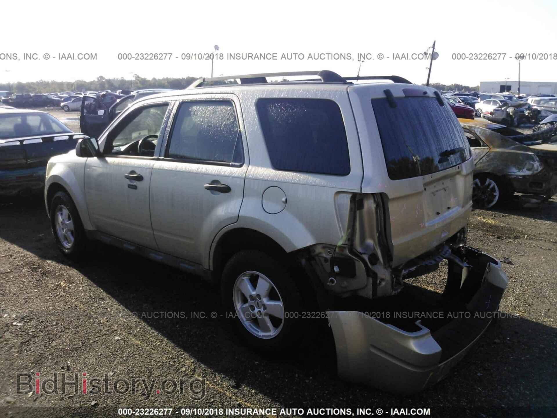 2011 Ford Escape - VIN: 1FMCU0D73BKC08983 - Photo 3