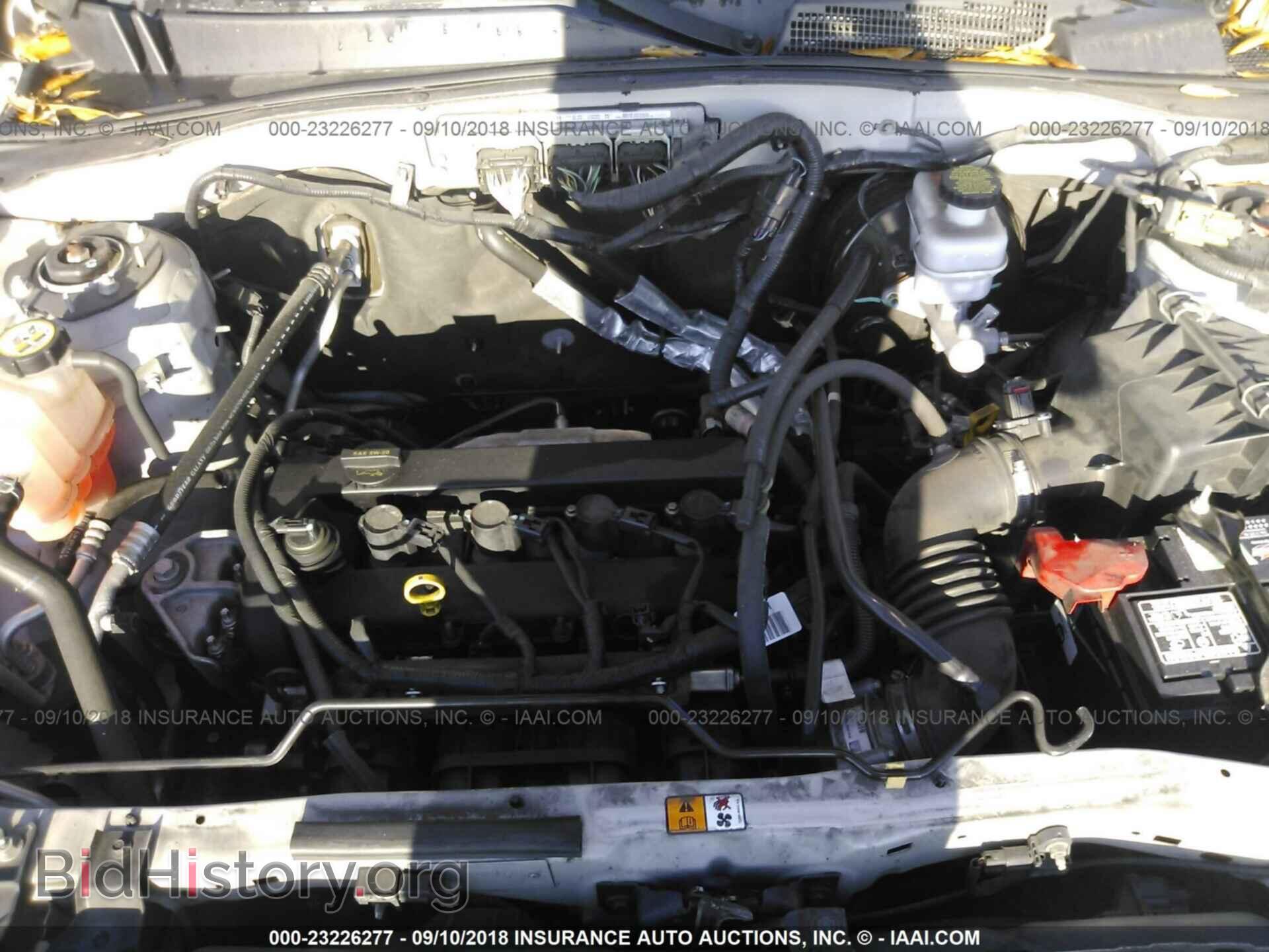 2011 Ford Escape - VIN: 1FMCU0D73BKC08983 - Photo 10