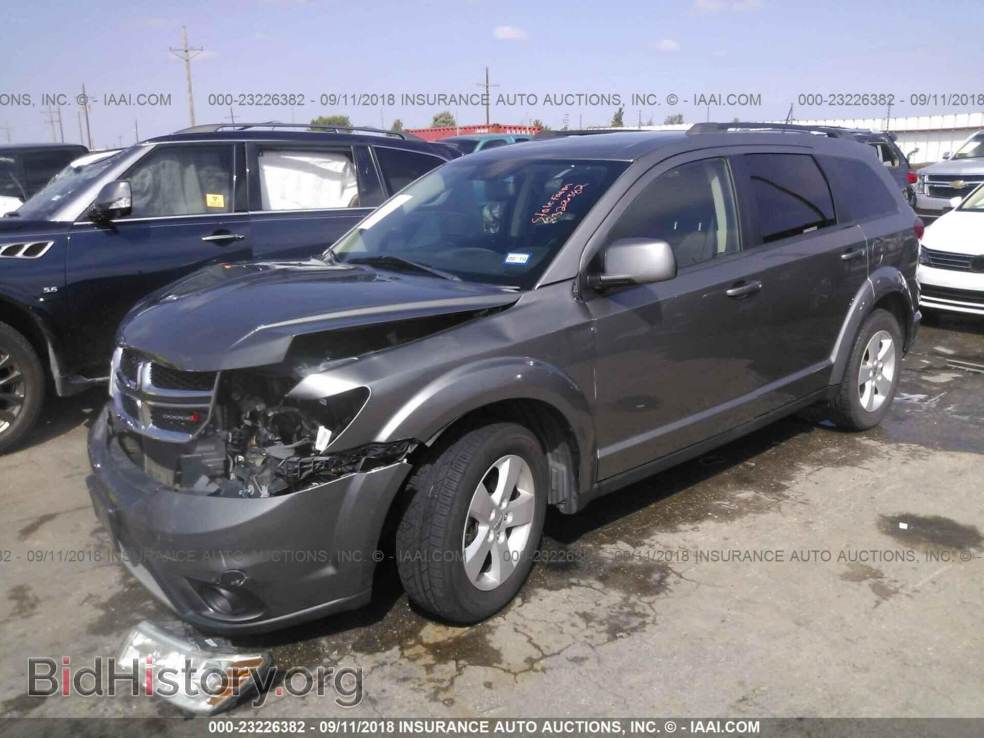 2012 Dodge Journey - VIN: 3C4PDCBG5CT180680 - Фото 2