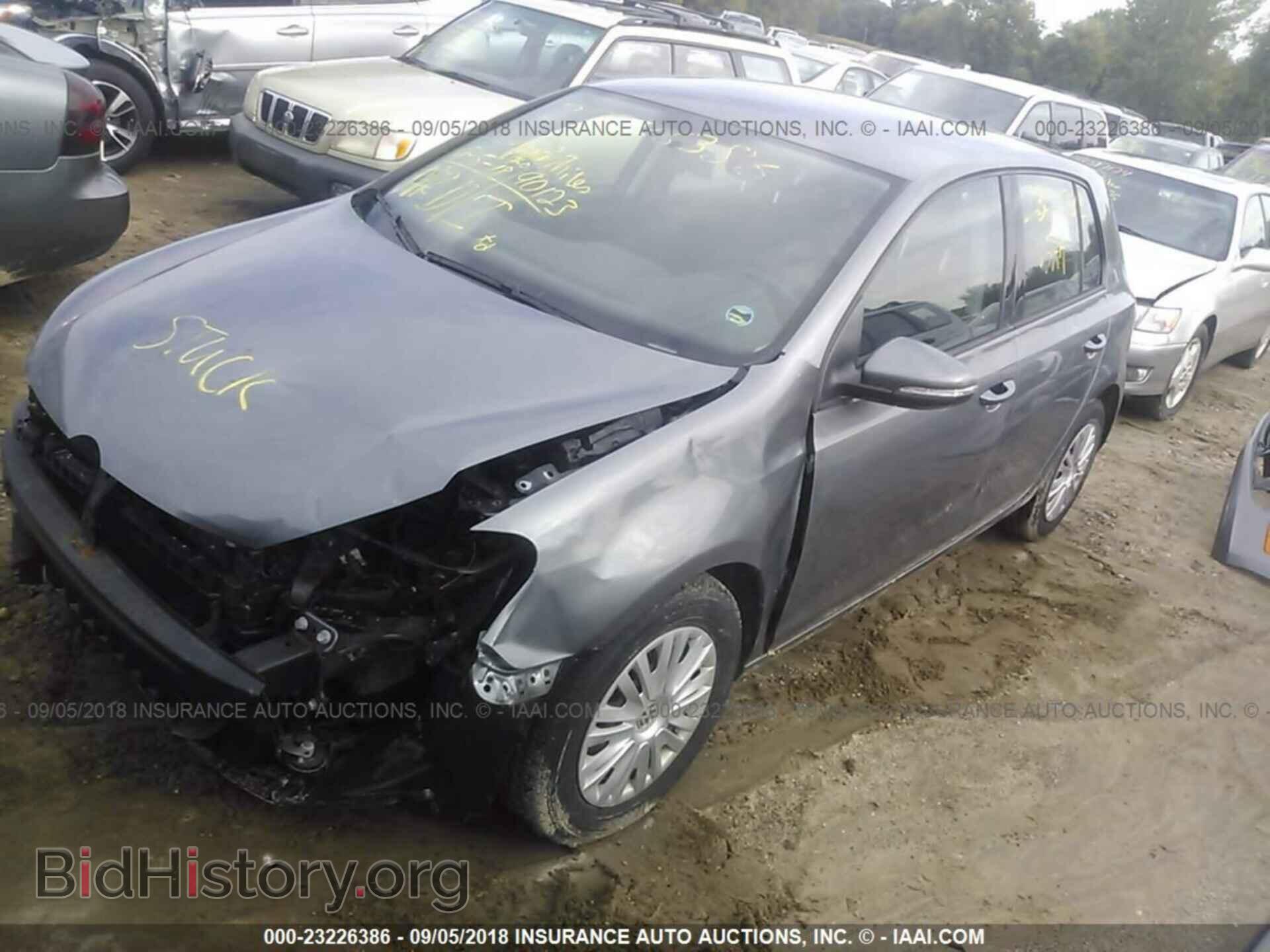 2013 Volkswagen Golf - VIN: WVWDB7AJ4DW130295 - Фото 2