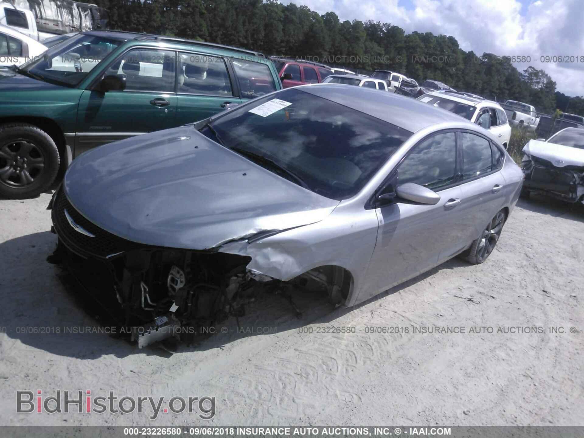 2015 Chrysler 200 - VIN: 1C3CCCDG2FN512047 - Photo 2