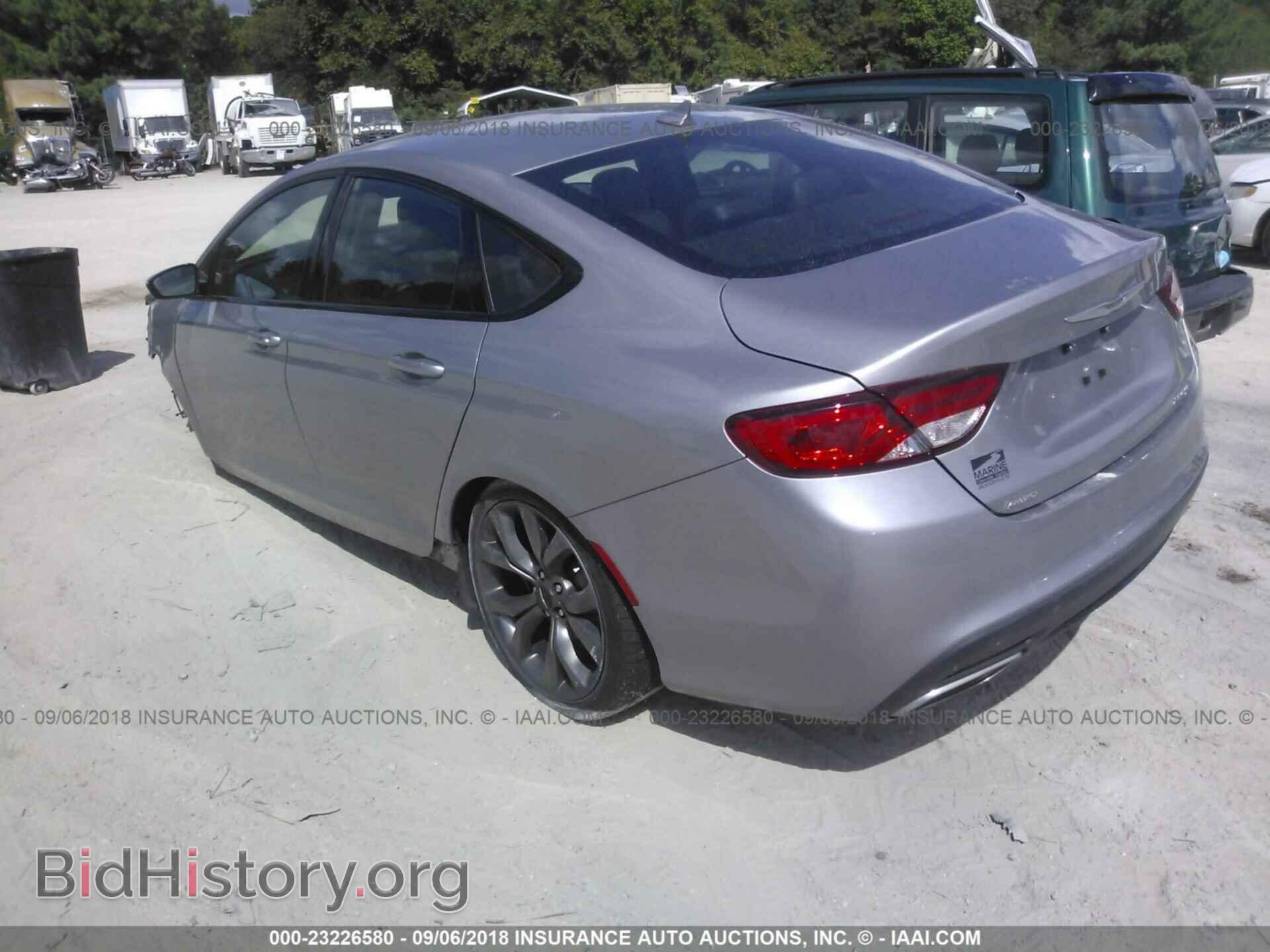 2015 Chrysler 200 - VIN: 1C3CCCDG2FN512047 - Photo 3
