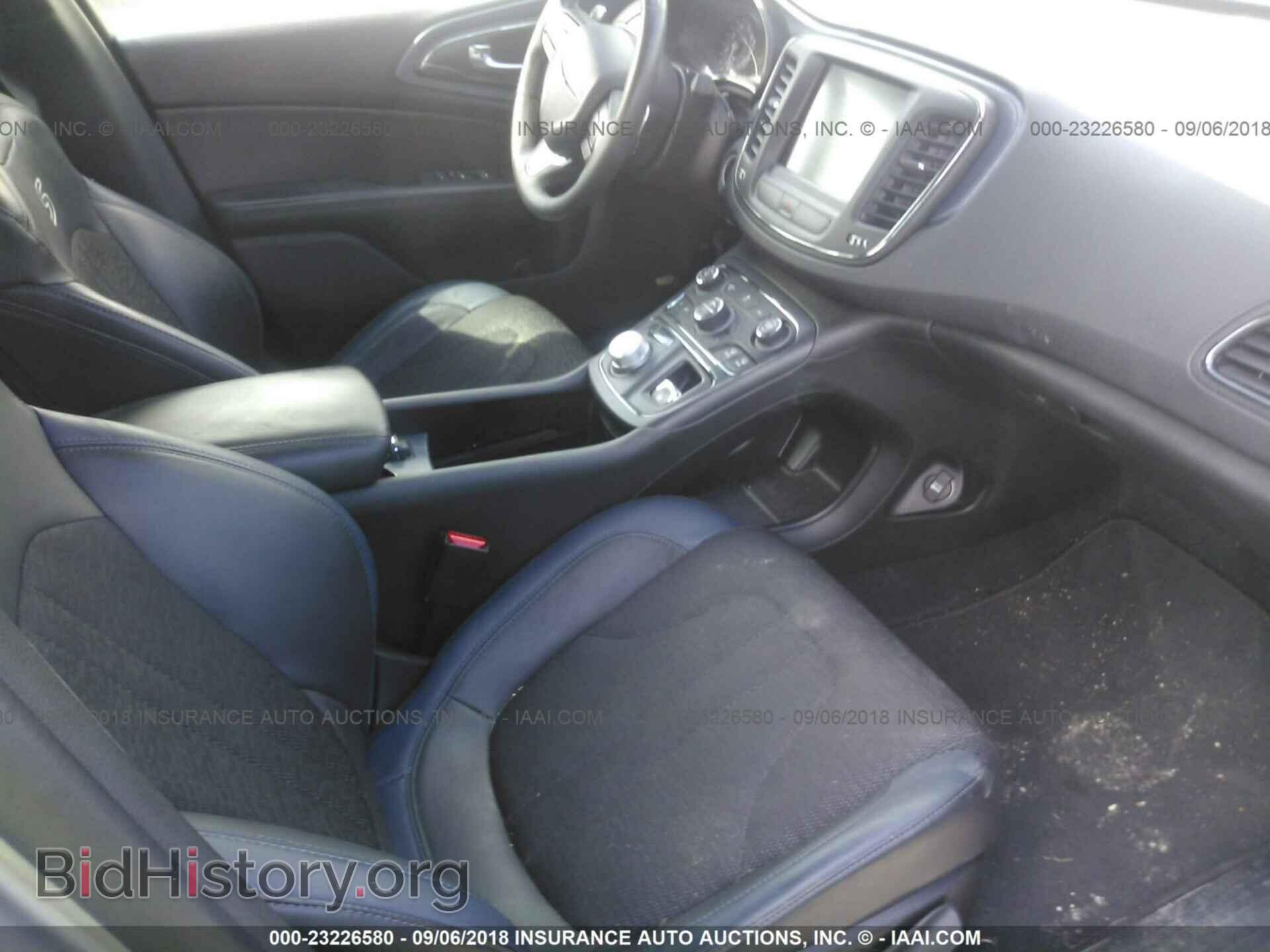 2015 Chrysler 200 - VIN: 1C3CCCDG2FN512047 - Photo 5