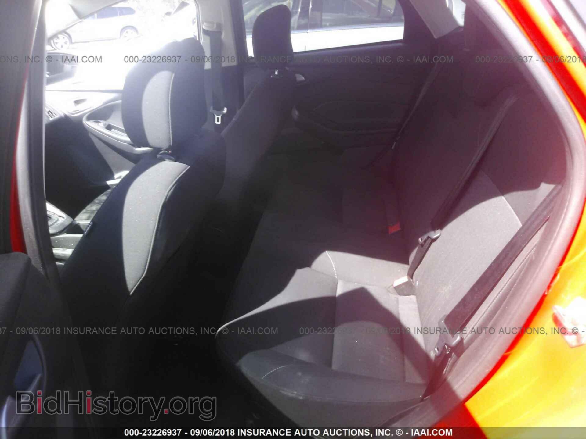 2015 Ford Focus - VIN: 1FADP3F28FL205151 - Photo 8