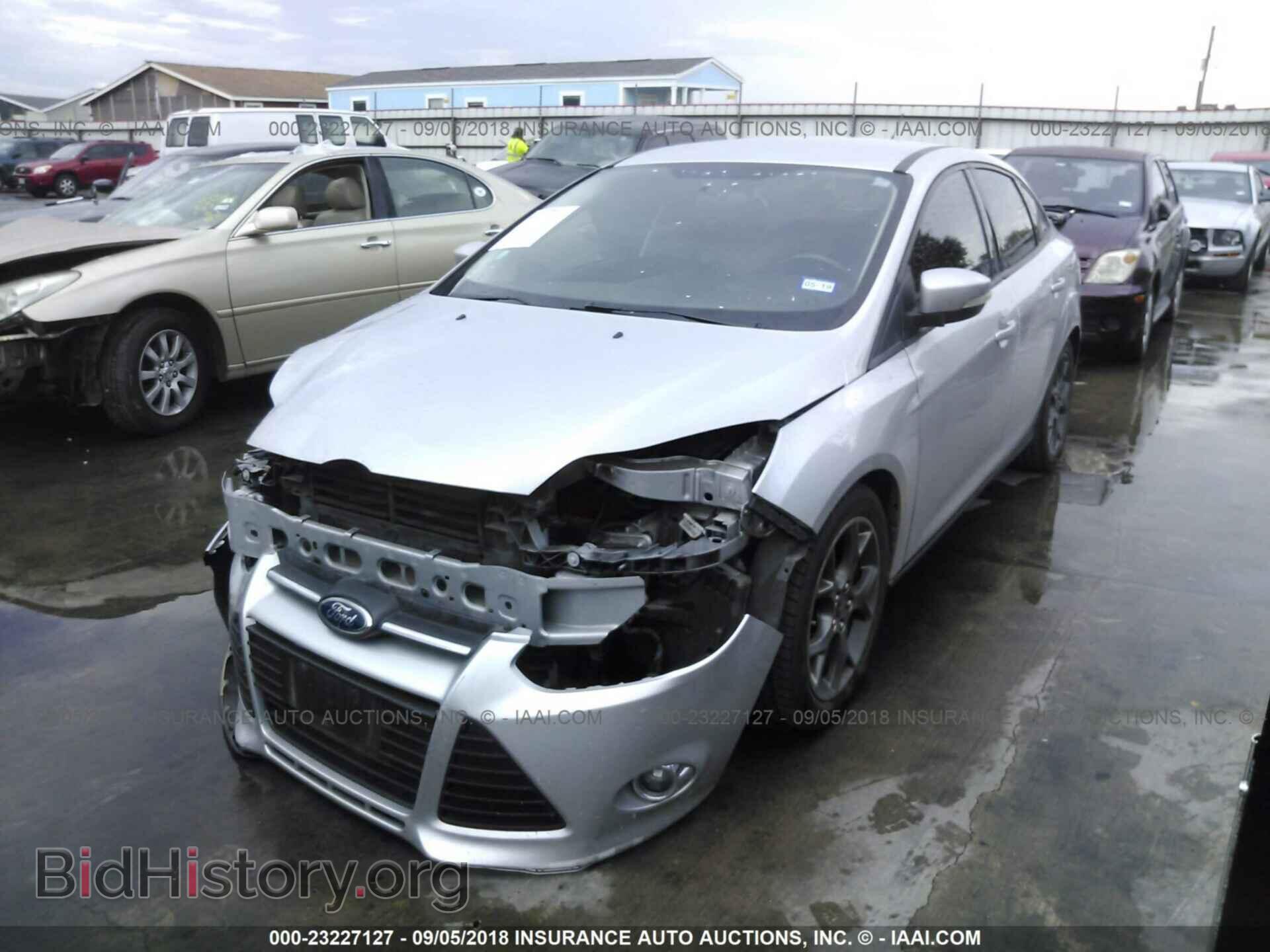 2013 Ford Focus - VIN: 1FADP3F22DL167610 - Photo 2