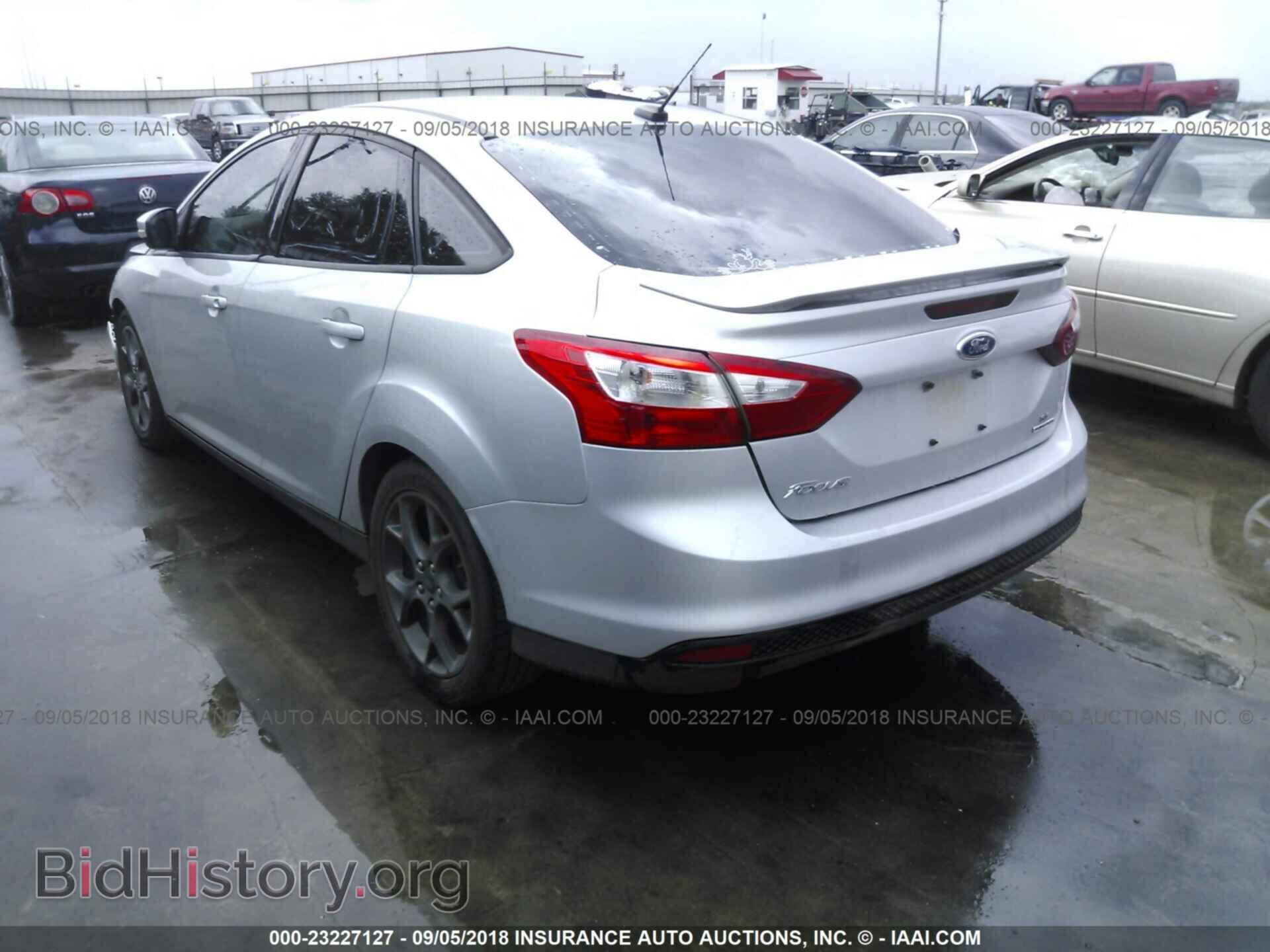 2013 Ford Focus - VIN: 1FADP3F22DL167610 - Photo 3
