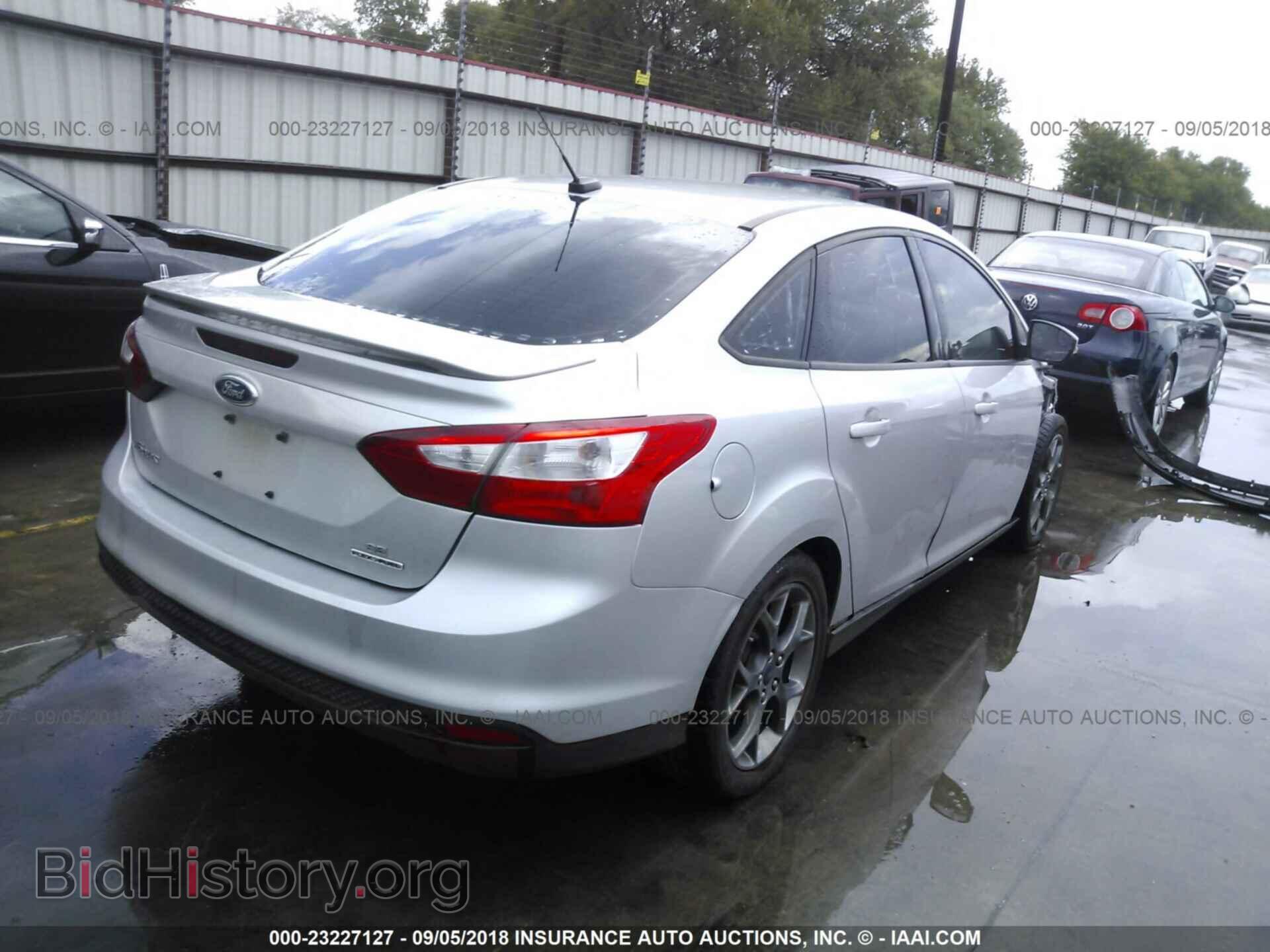 2013 Ford Focus - VIN: 1FADP3F22DL167610 - Photo 4