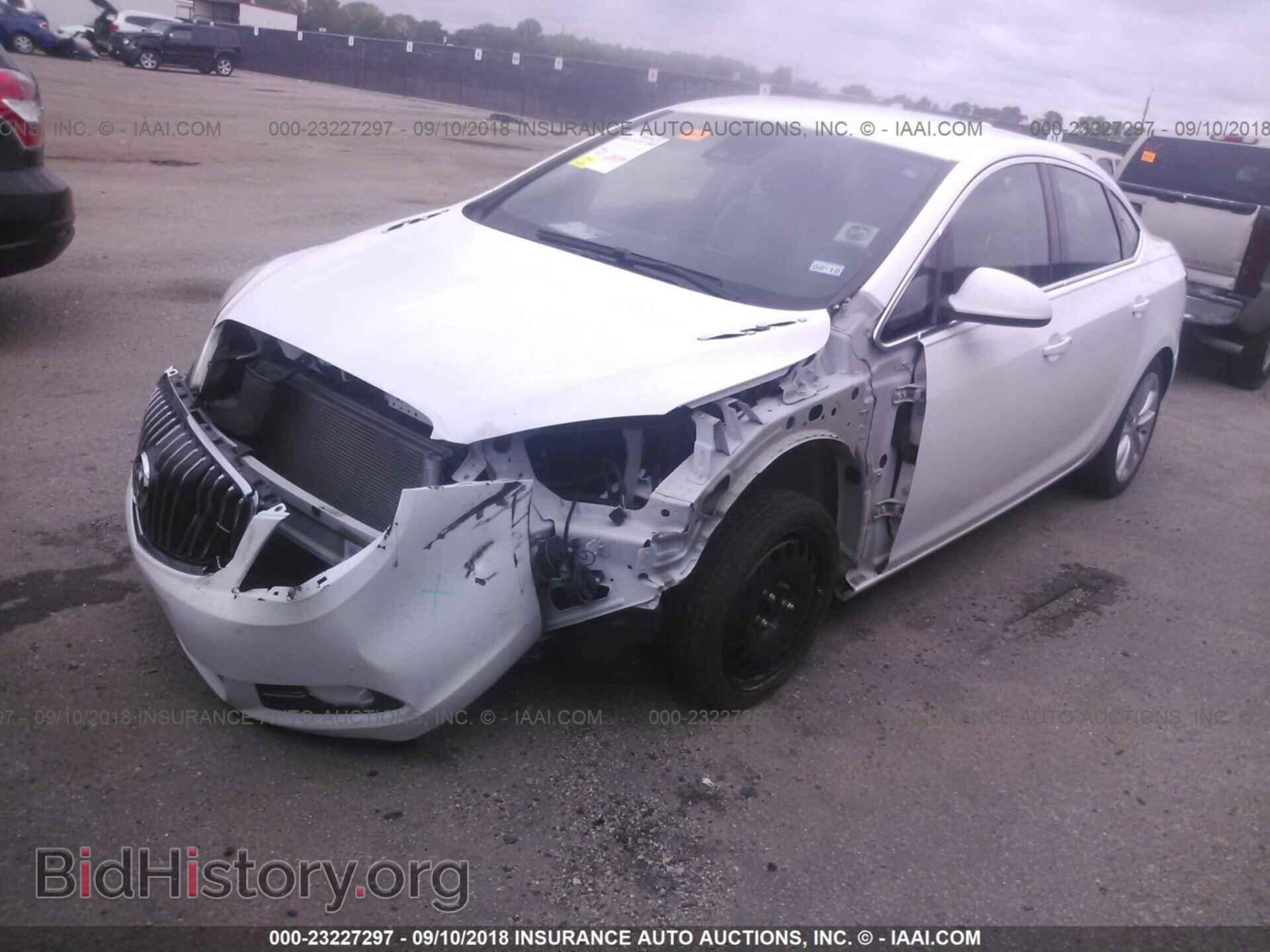 2015 Buick Verano - VIN: 1G4PR5SK3F4106648 - Фото 2
