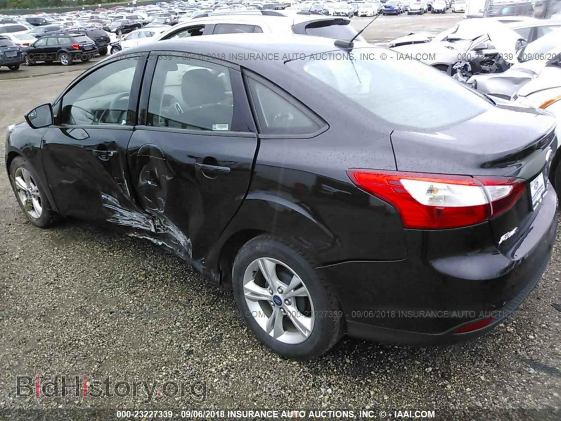 2014 Ford Focus - VIN: 1FADP3F26EL216793 - Фото 3