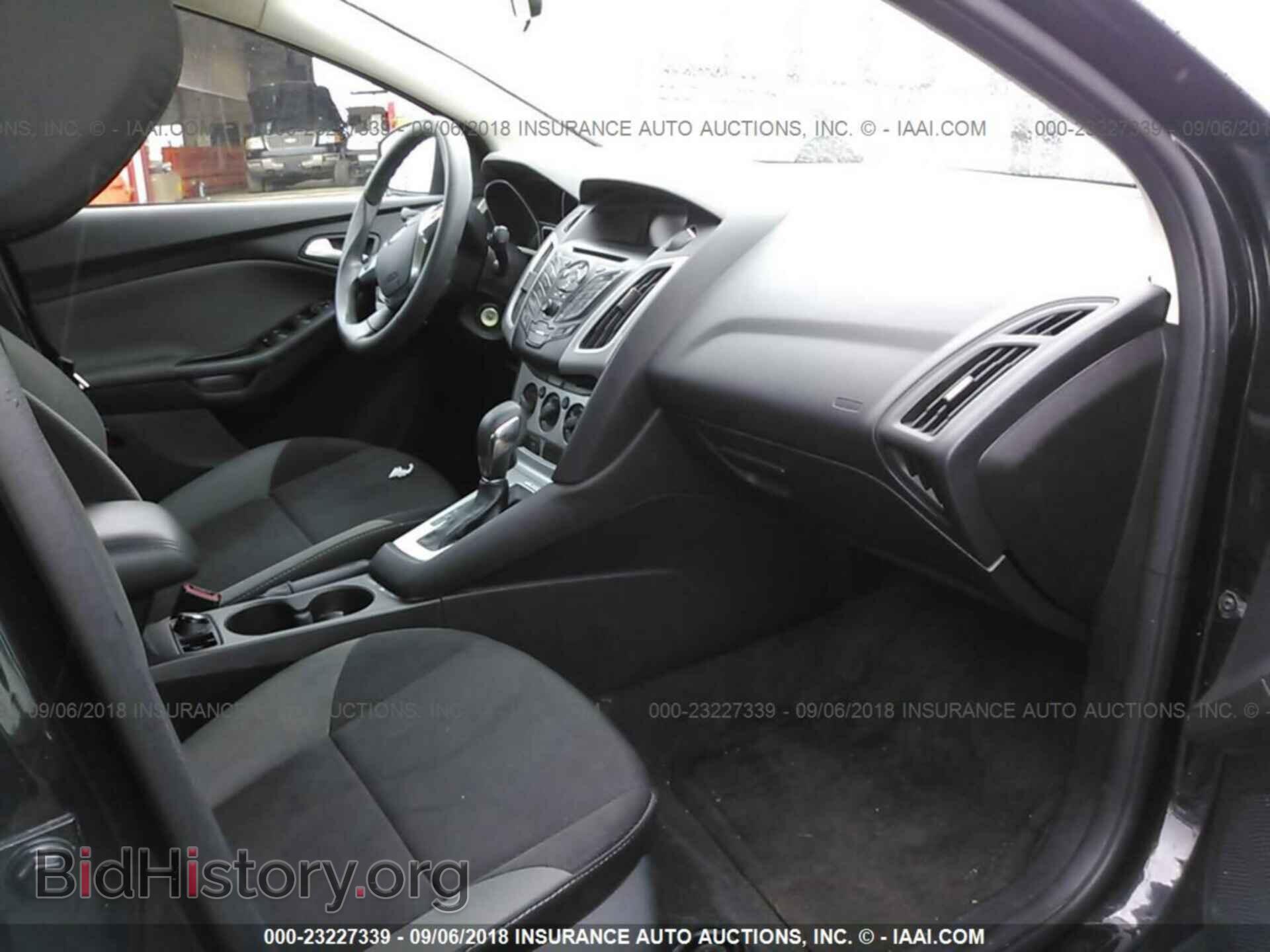 2014 Ford Focus - VIN: 1FADP3F26EL216793 - Фото 5