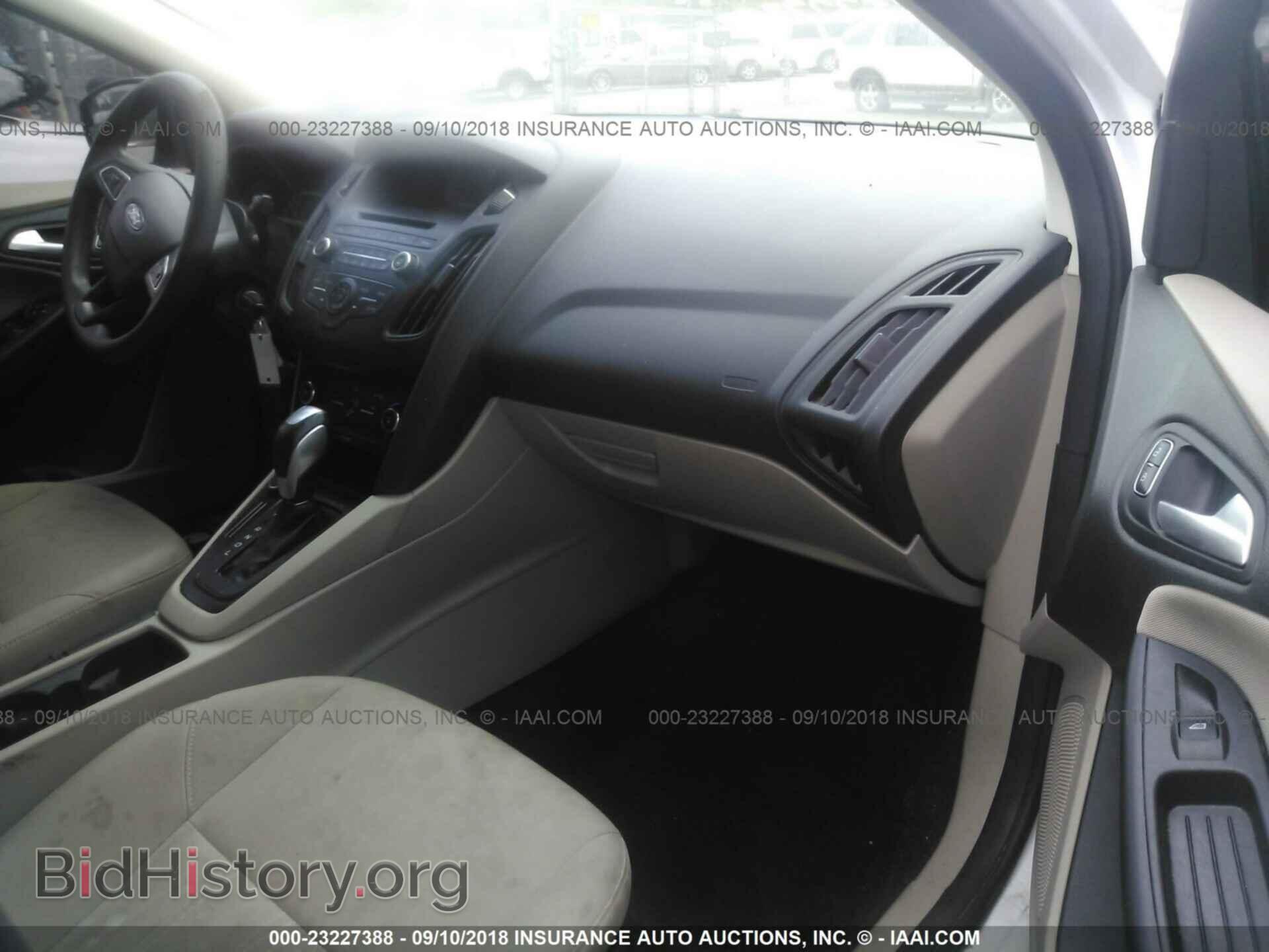 2016 Ford Focus - VIN: 1FADP3F25GL205934 - Photo 5