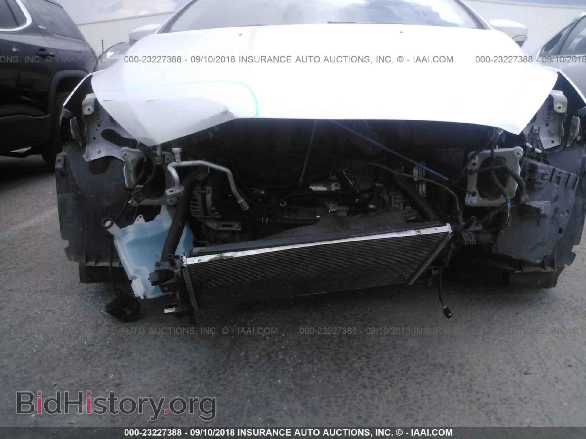 2016 Ford Focus - VIN: 1FADP3F25GL205934 - Photo 6
